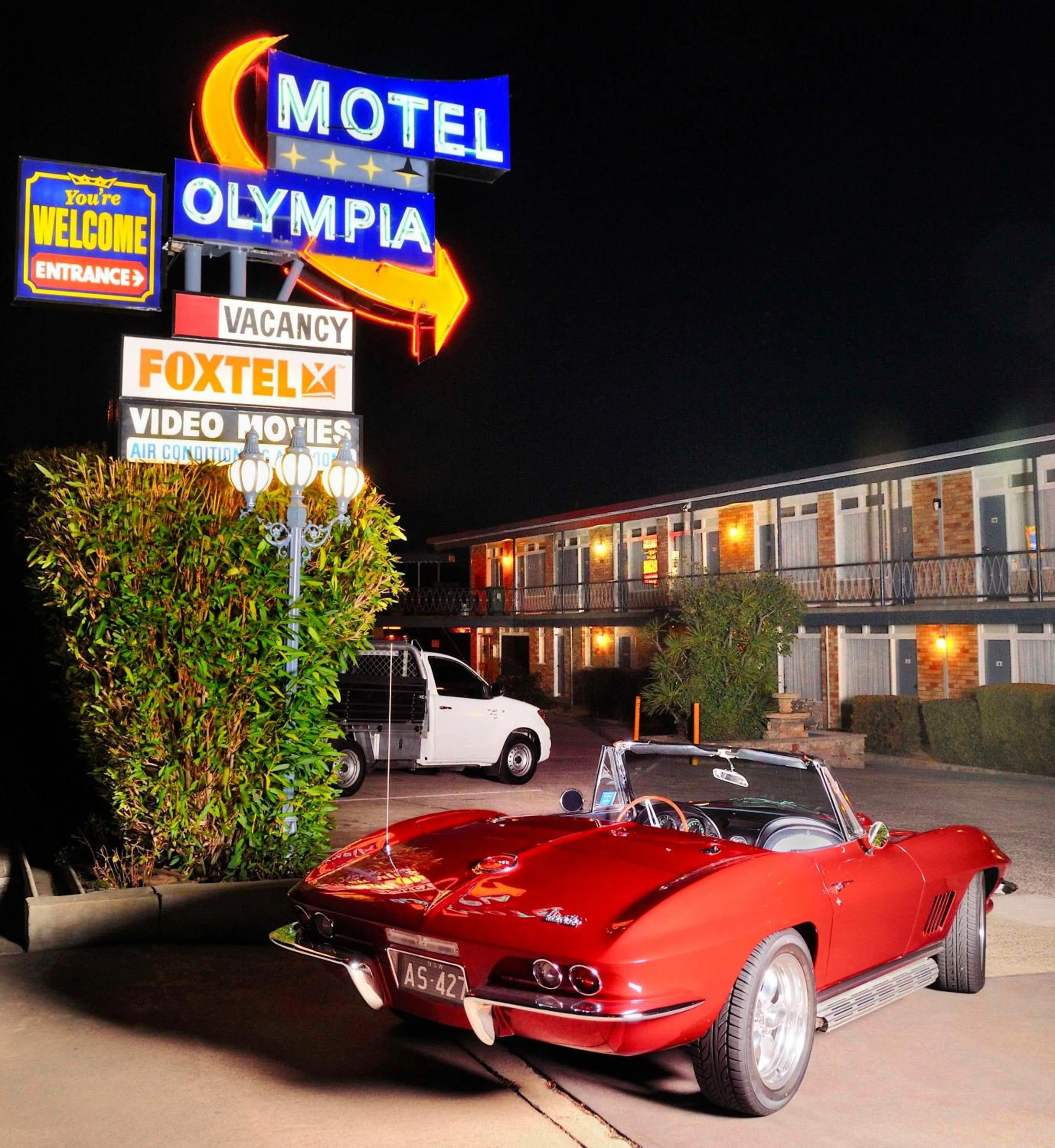 Facade/entrance in Olympia Motel