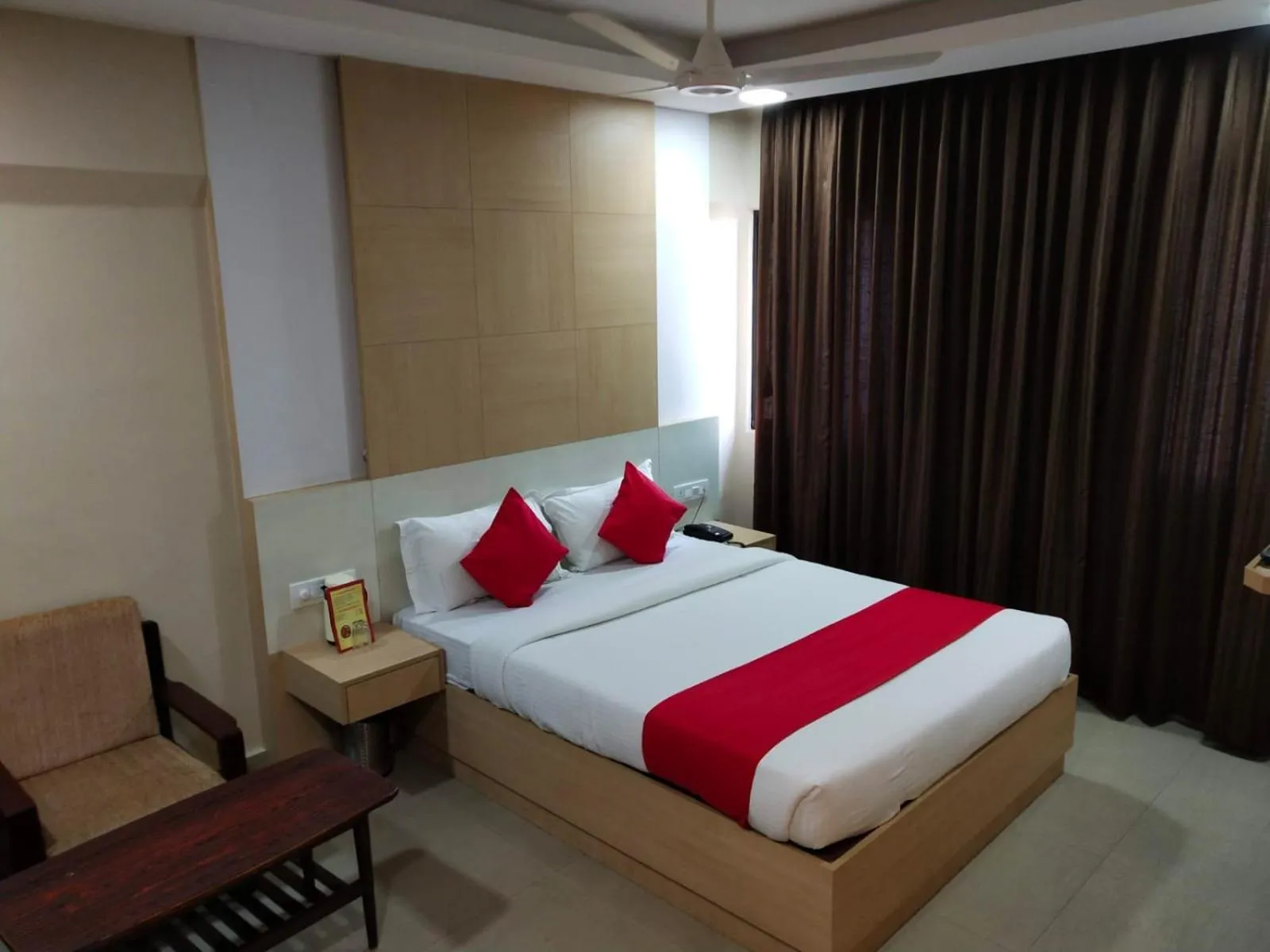 Bedroom, Bed in Hotel Geo