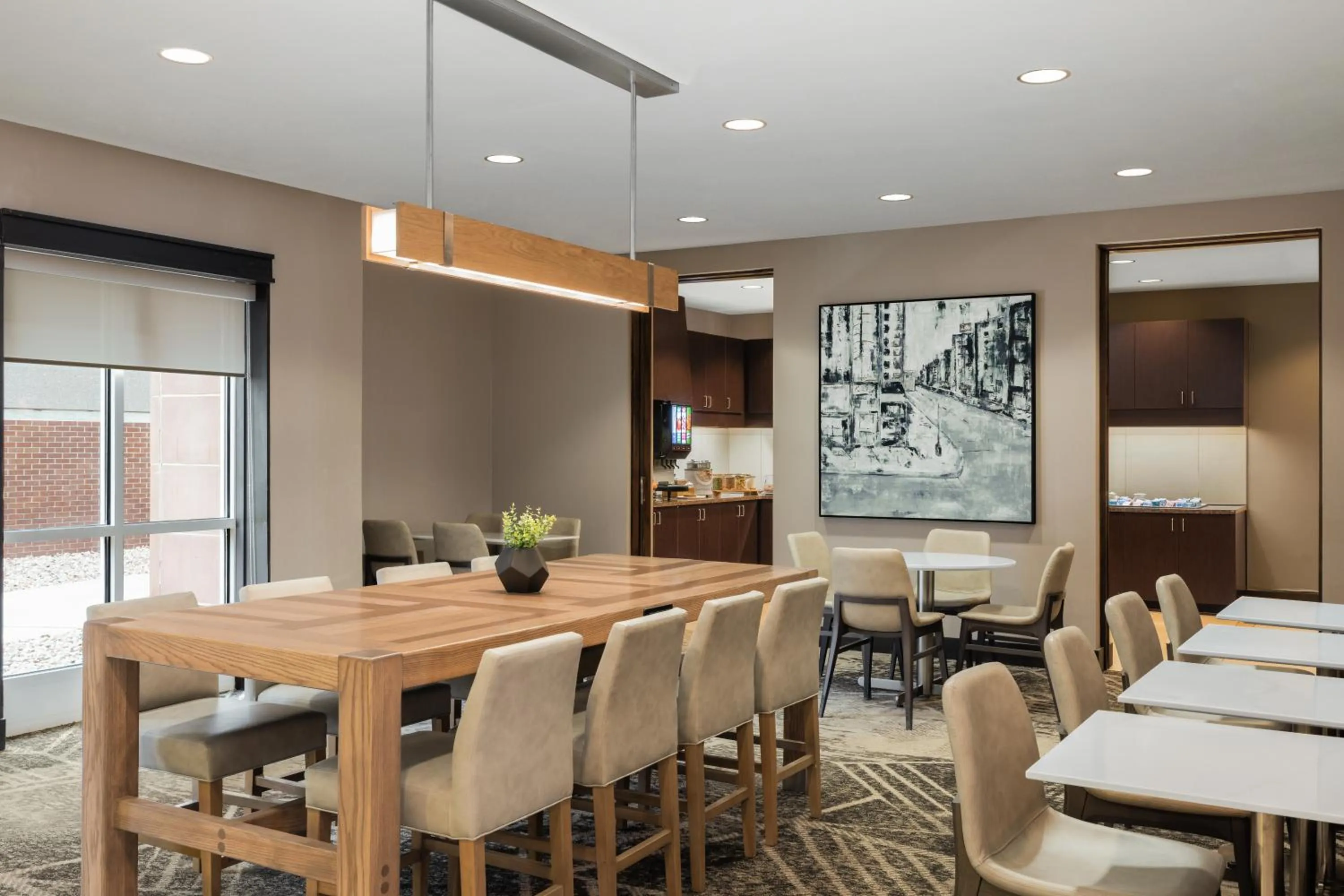 Dining area in Residence Inn by Marriott Des Moines Downtown