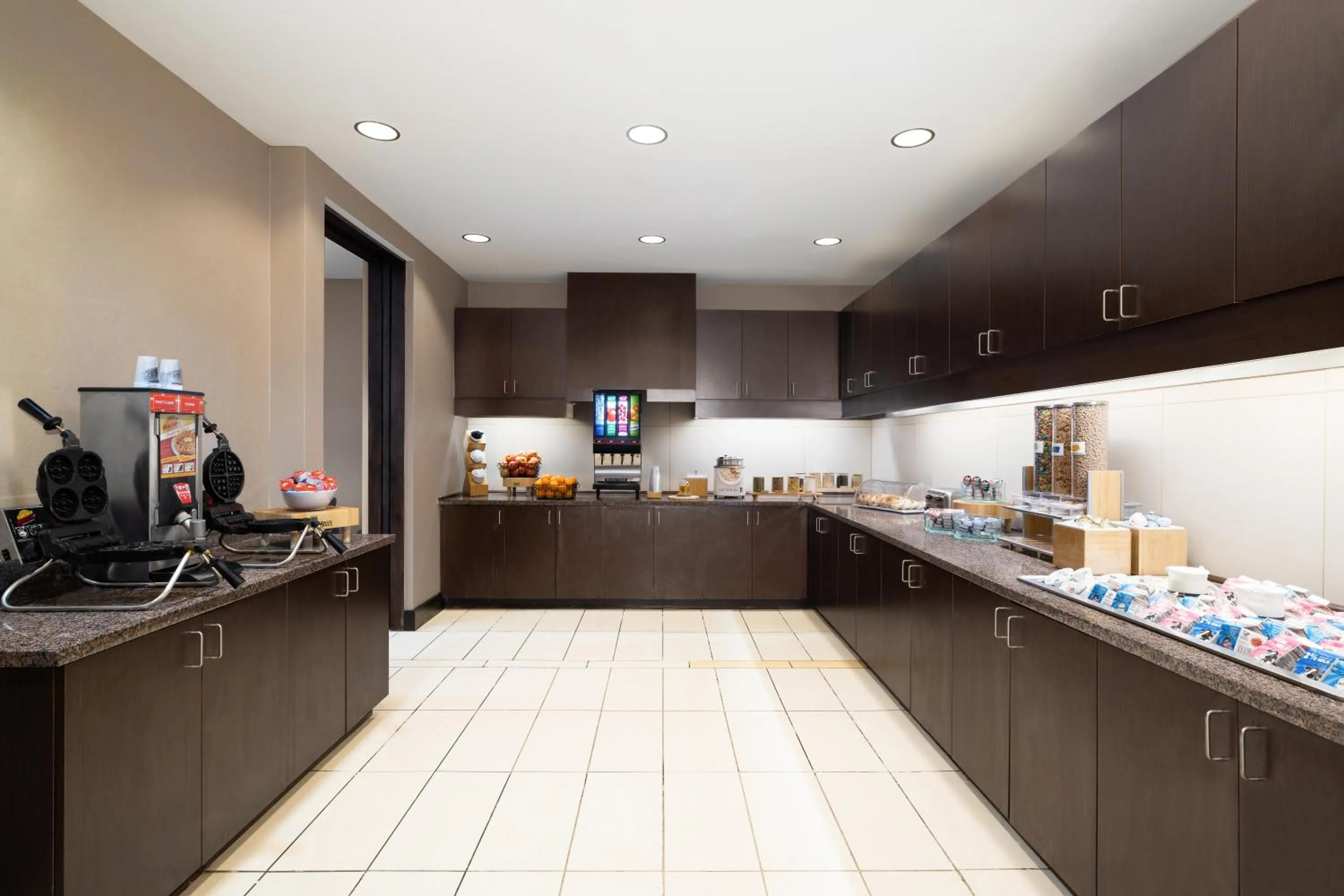 Coffee/tea facilities in Residence Inn by Marriott Des Moines Downtown