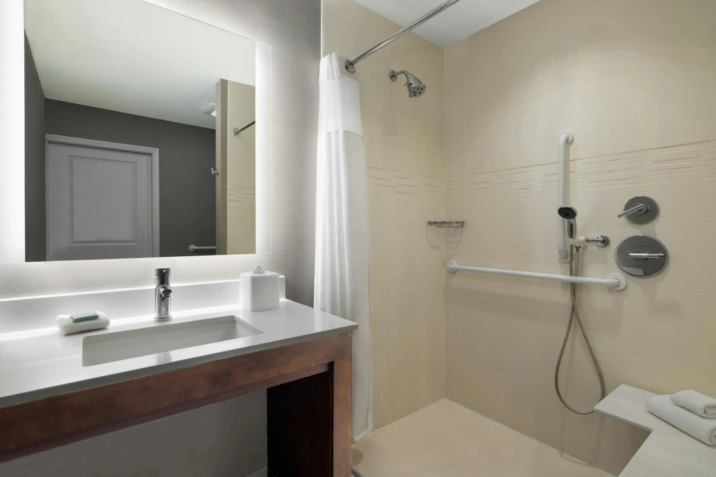 Bathroom in Residence Inn by Marriott Des Moines Downtown