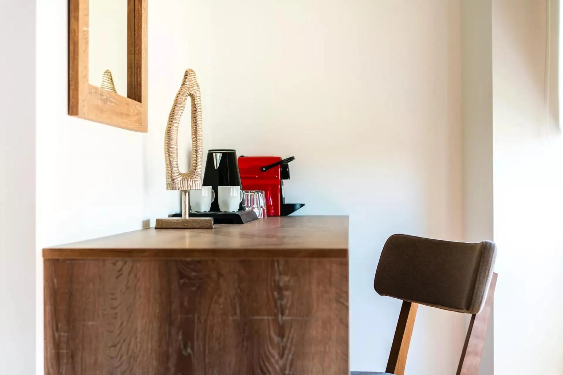 Coffee/tea facilities in Iasonos Suites Athens