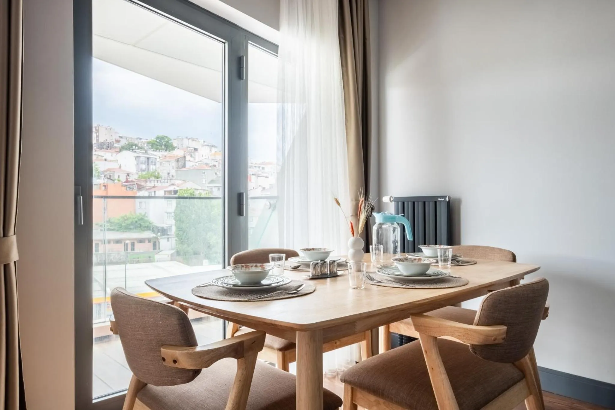 Living room in Benesta Residence by NewInn