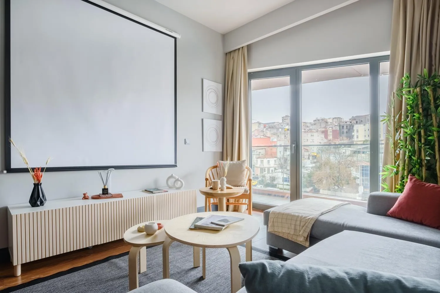 Living room in Benesta Residence by NewInn