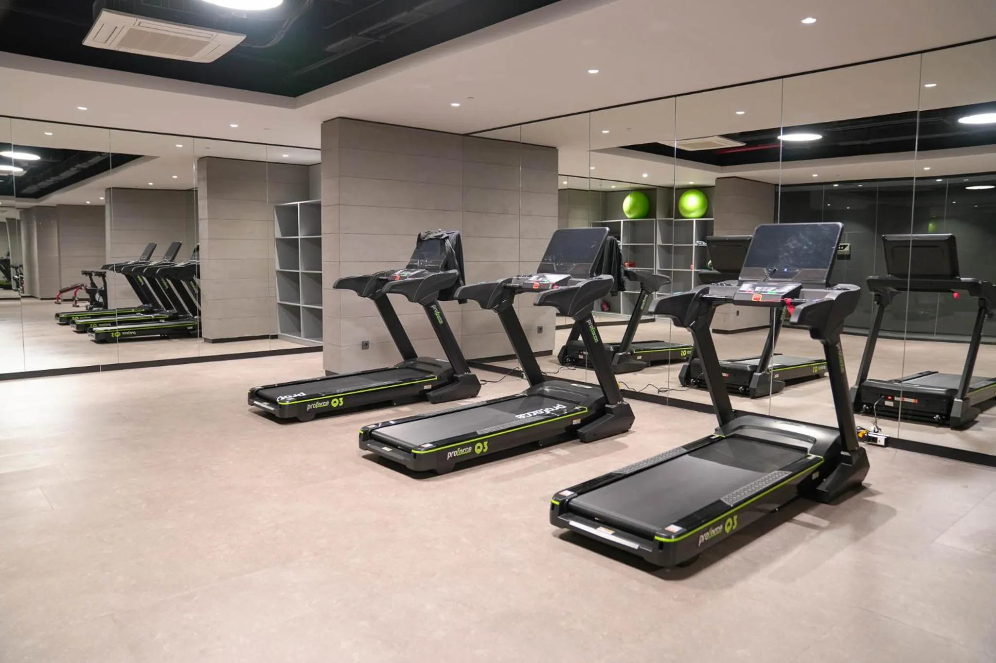 Fitness centre/facilities in Benesta Residence by NewInn