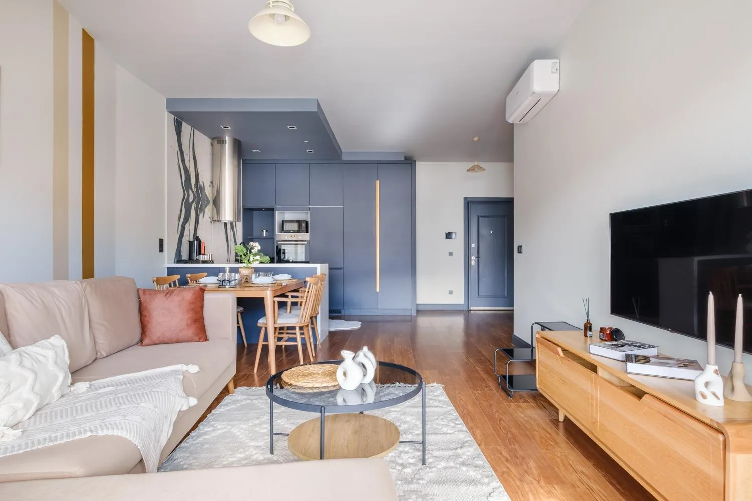 TV and multimedia in Benesta Residence by NewInn