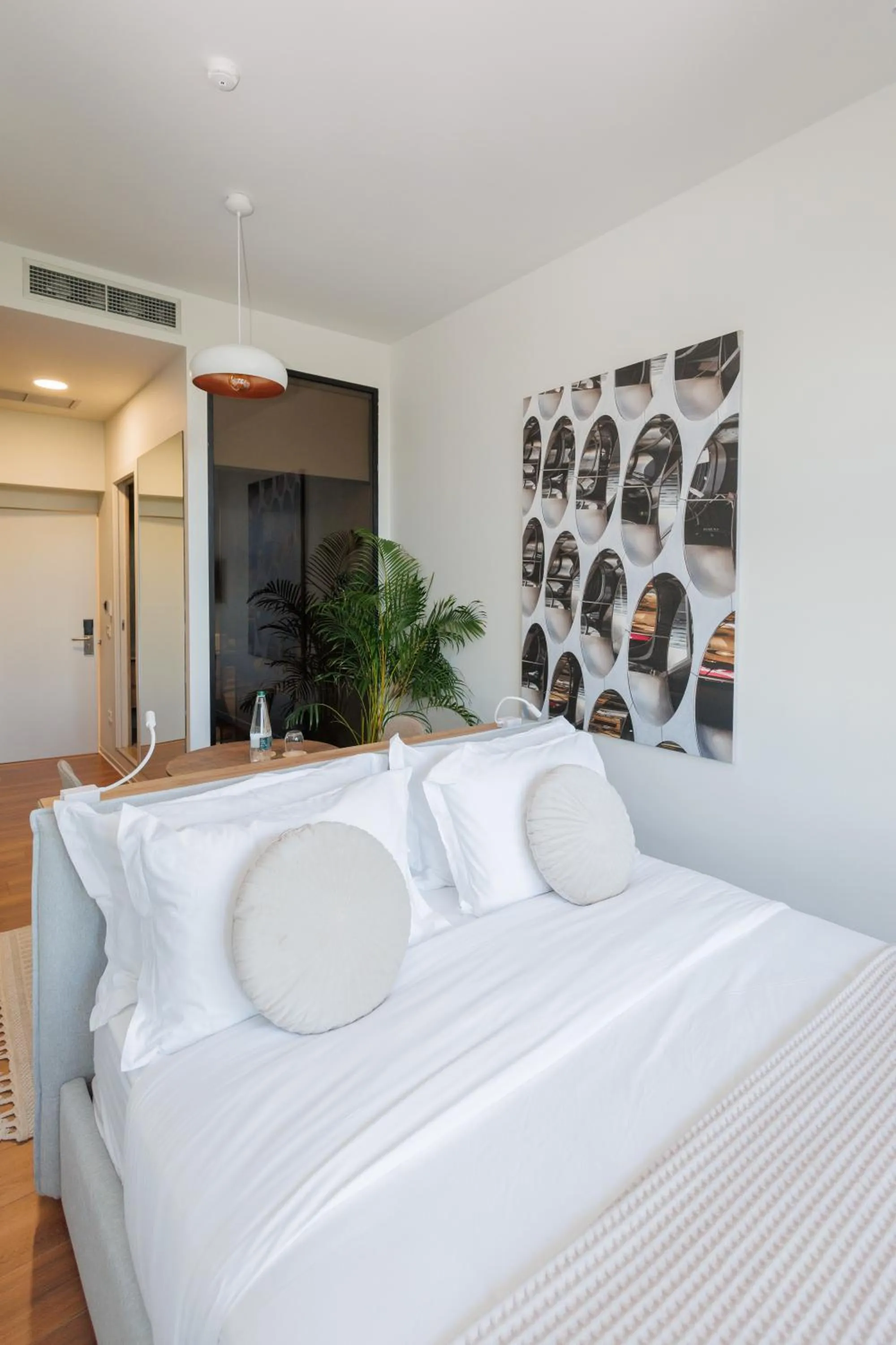 Bed in Retreat Apartments