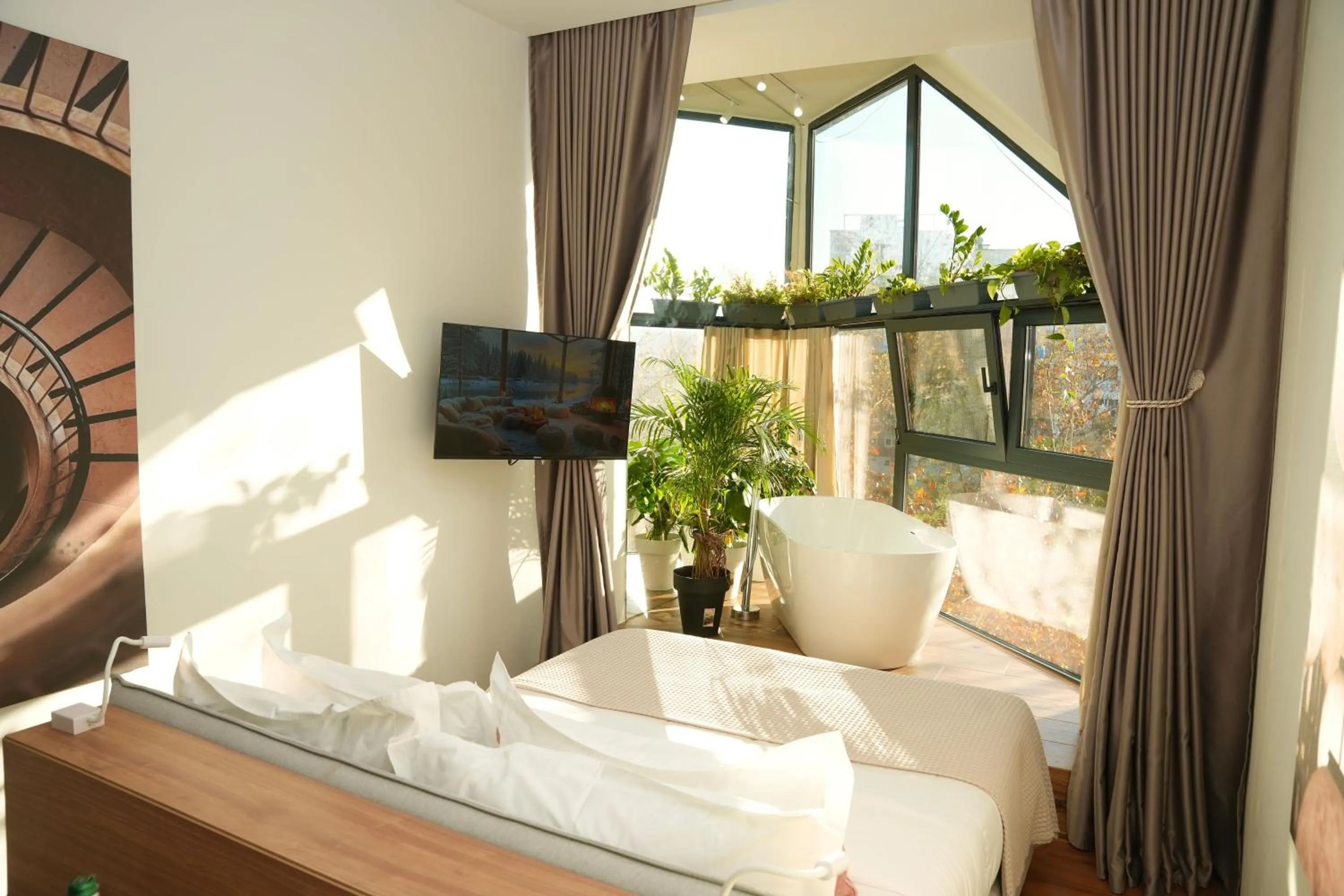 Bed in Retreat Apartments