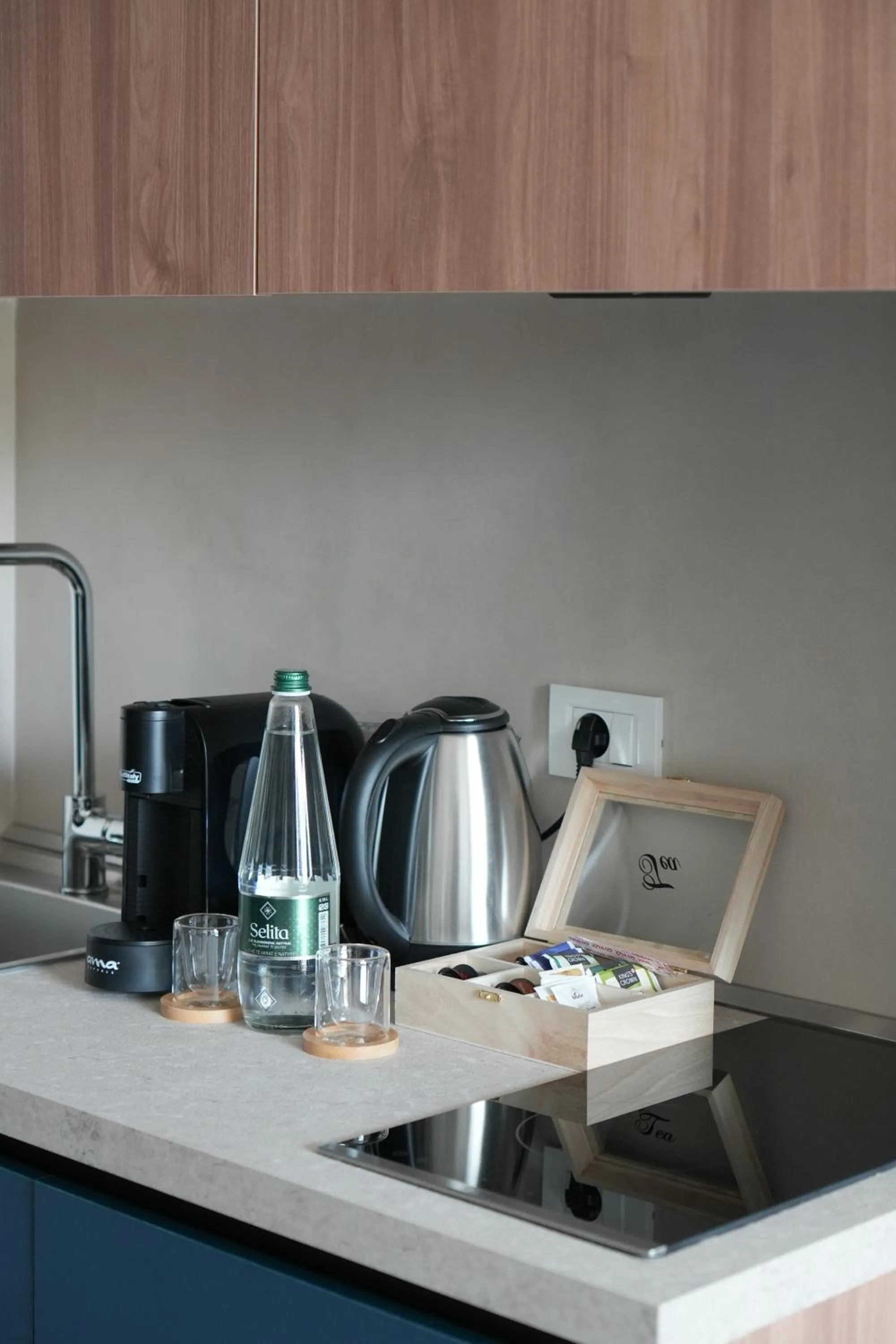 Coffee/tea facilities in Retreat Apartments