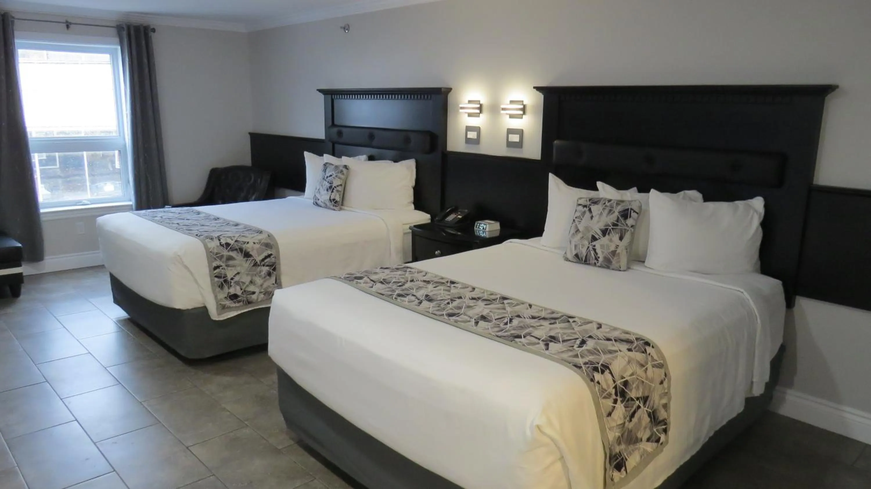 Bed in Dockside Suites