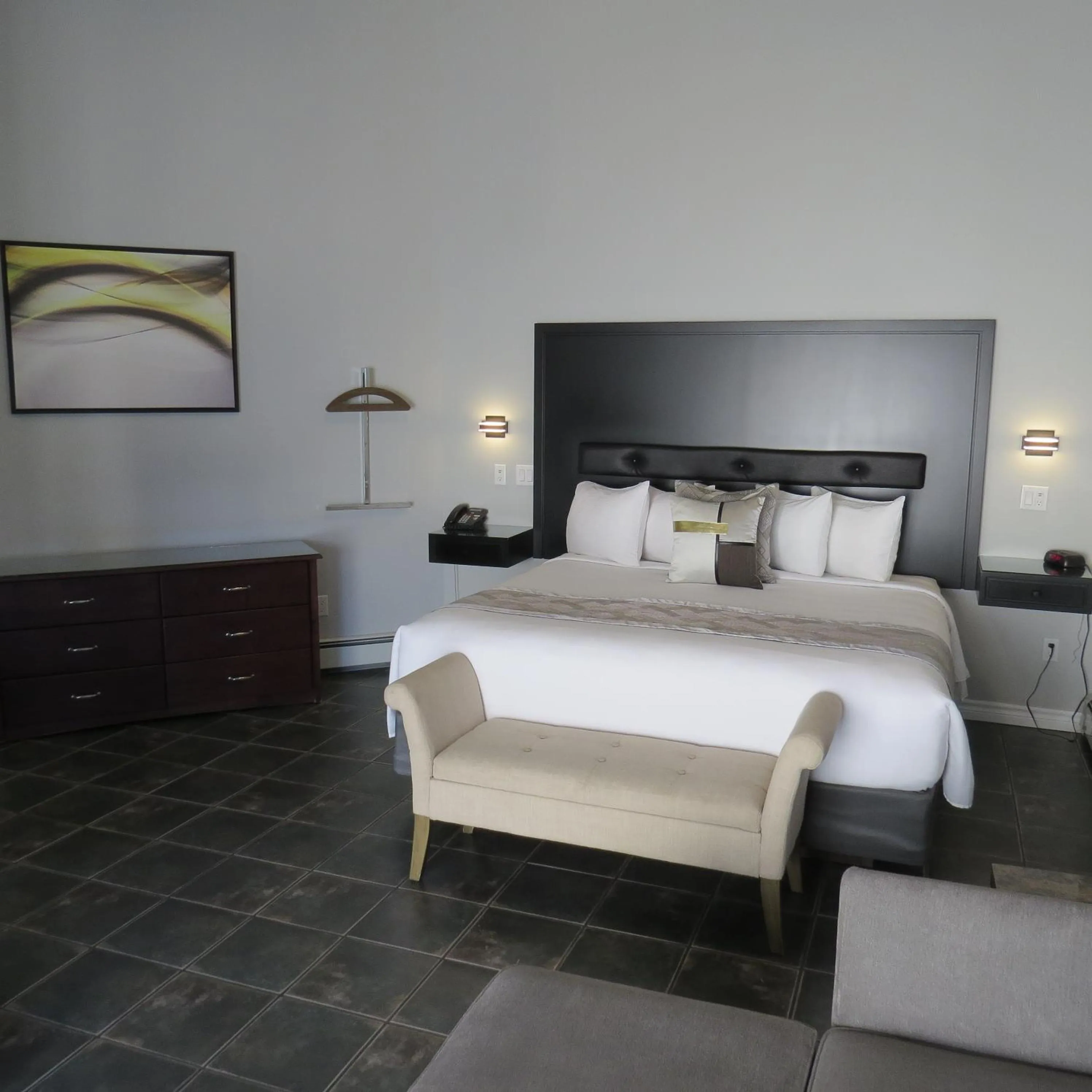 Bed in Dockside Suites