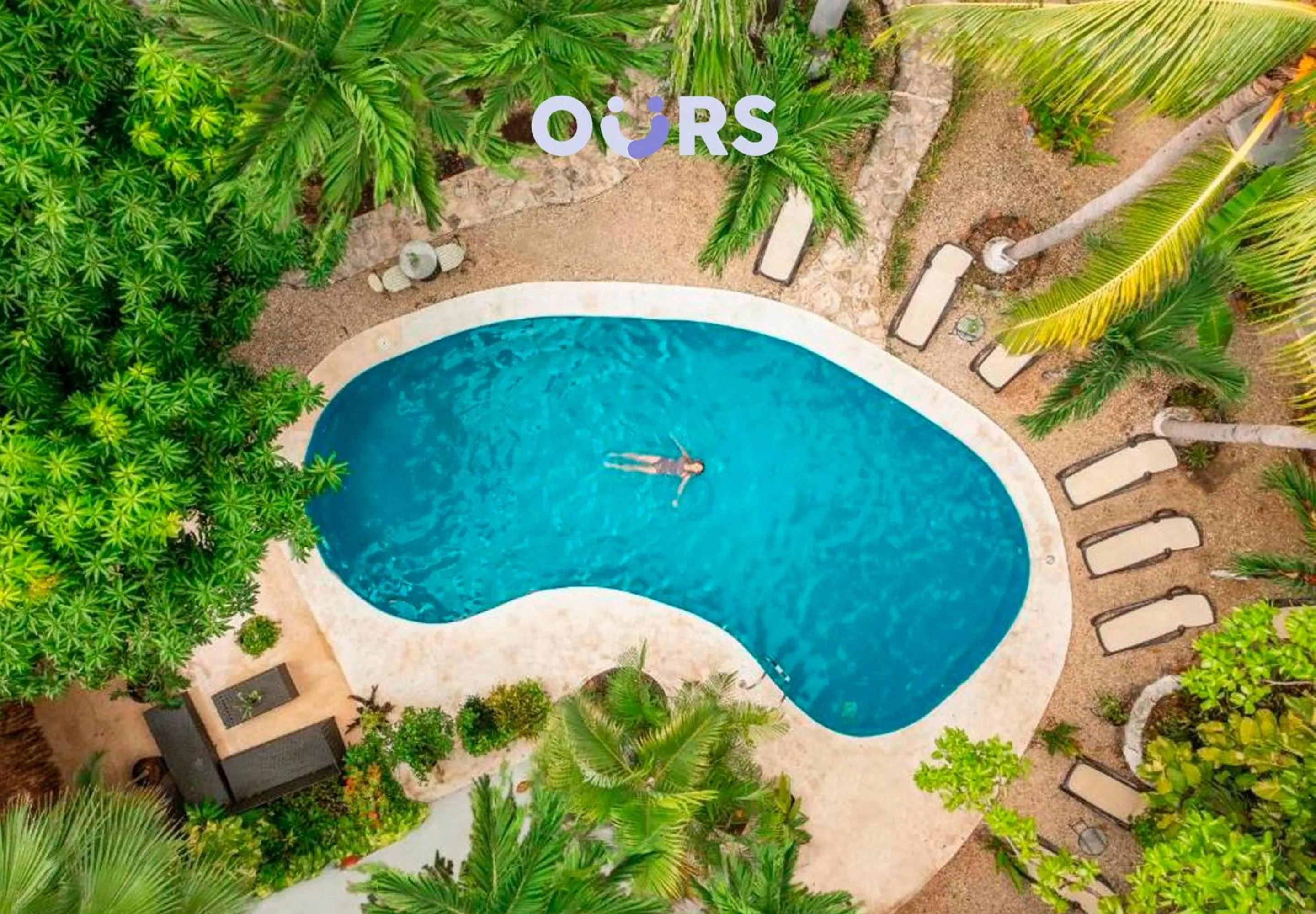 Swimming pool in Hacienda Paradise Hotel