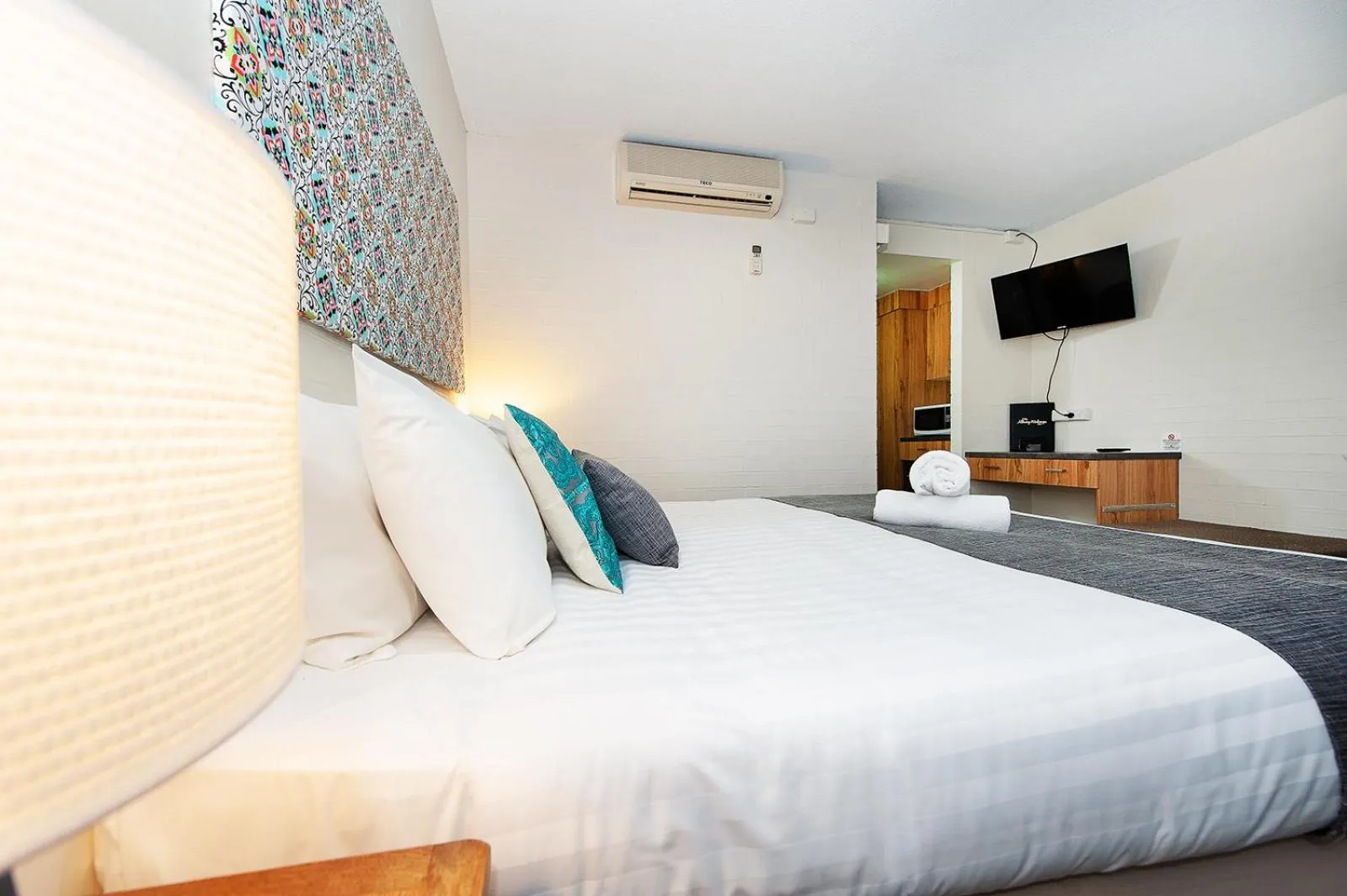 Bedroom, Bed in Winsor Park Motor Inn