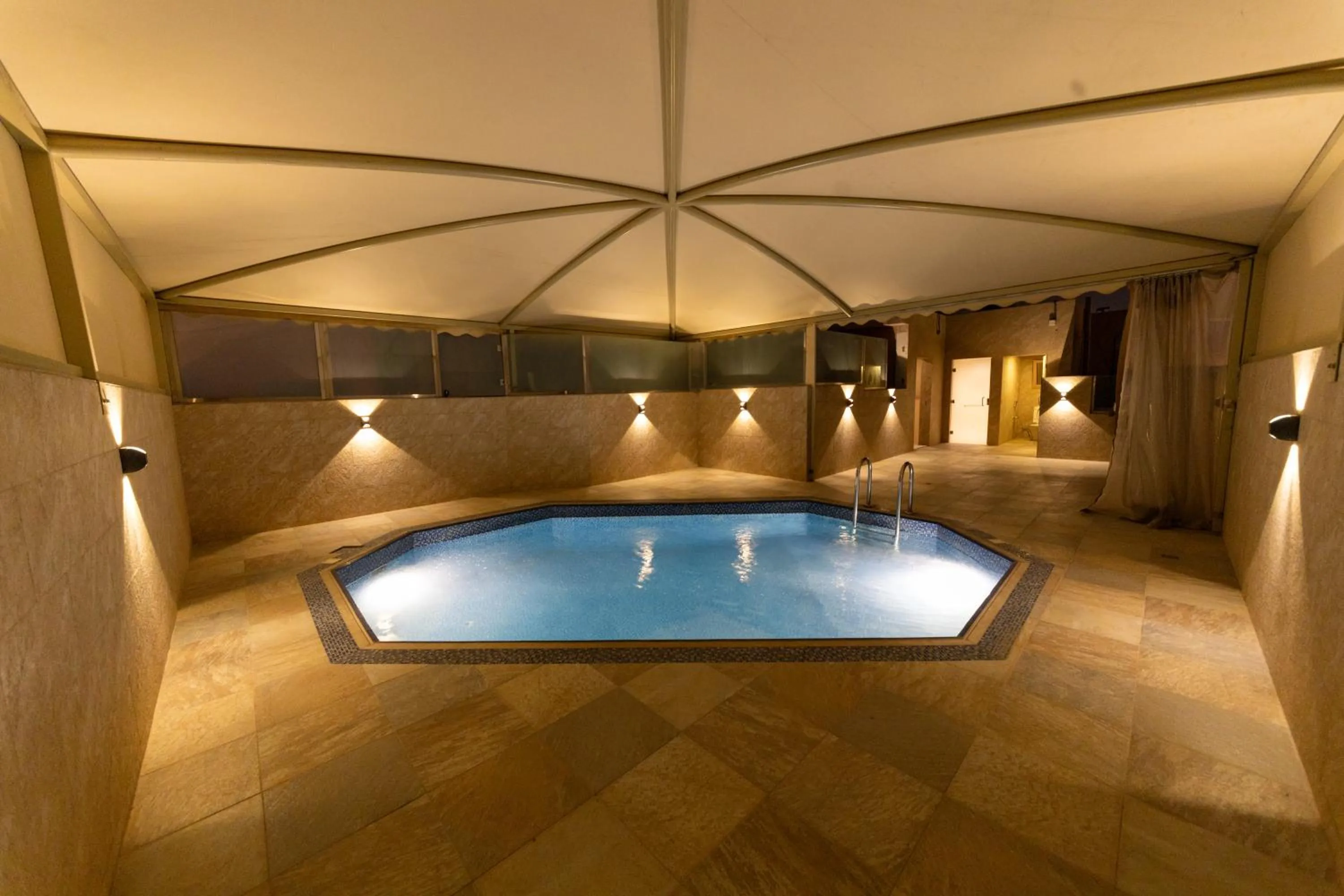 Hot Tub in Burj Al Hayat Hotel Suites - Al Olaya