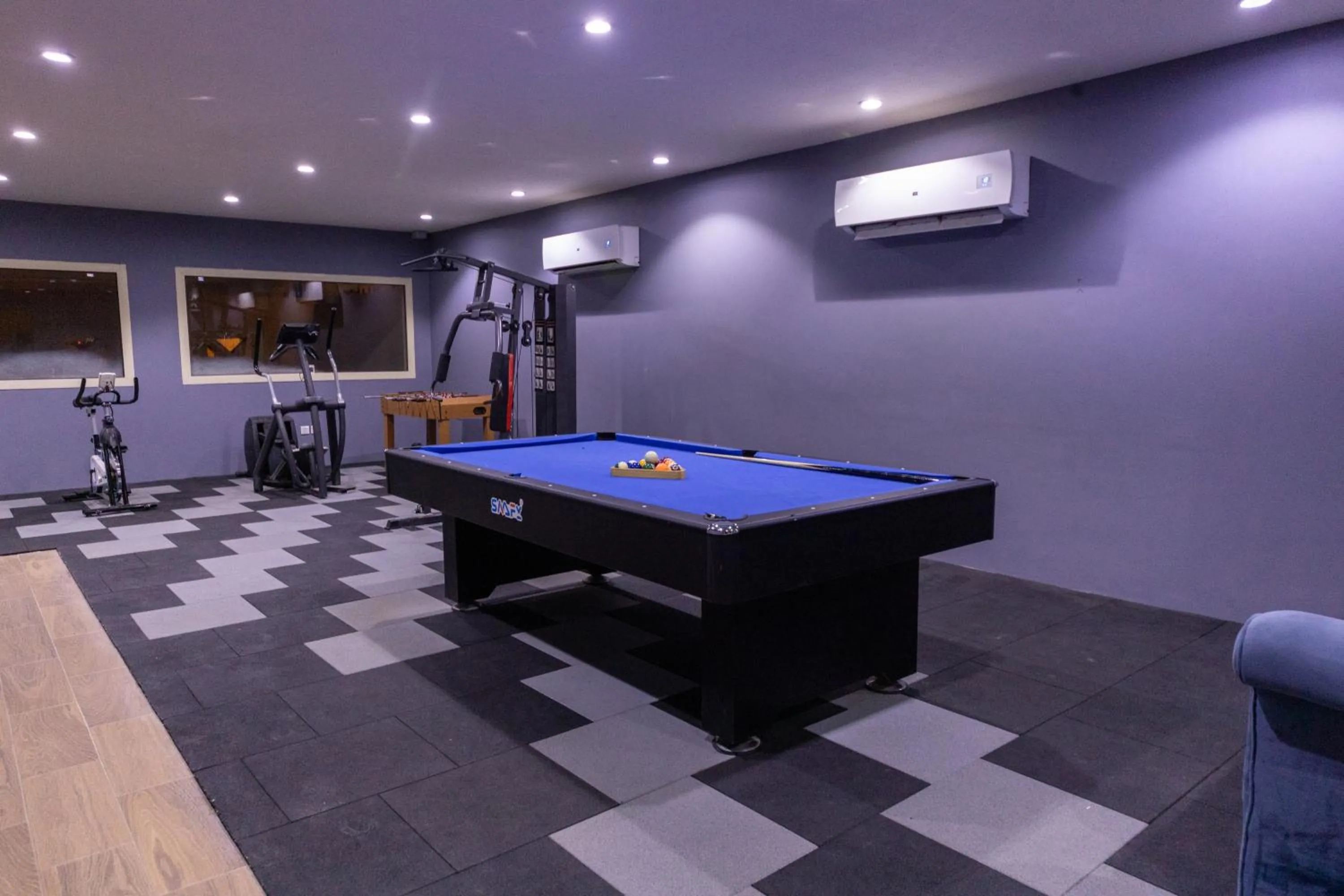 Billiard in Burj Al Hayat Hotel Suites - Al Olaya