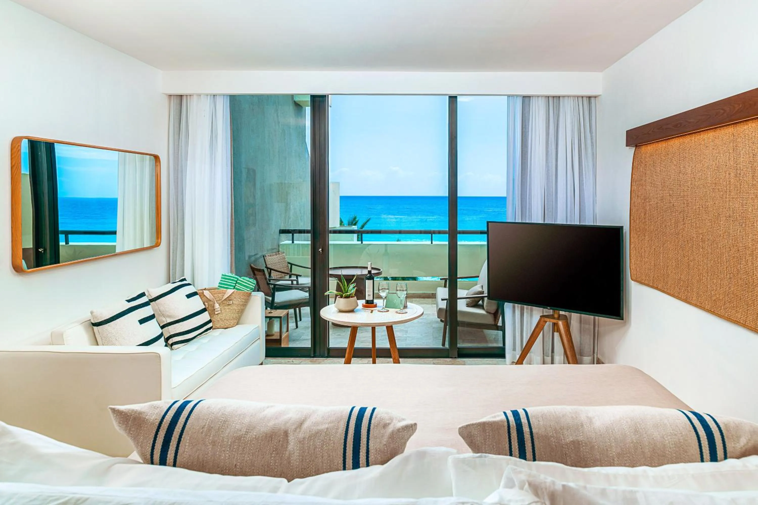 Sea view, Bed in Paradisus Cancun All Inclusive - Grand Reopening coming soon