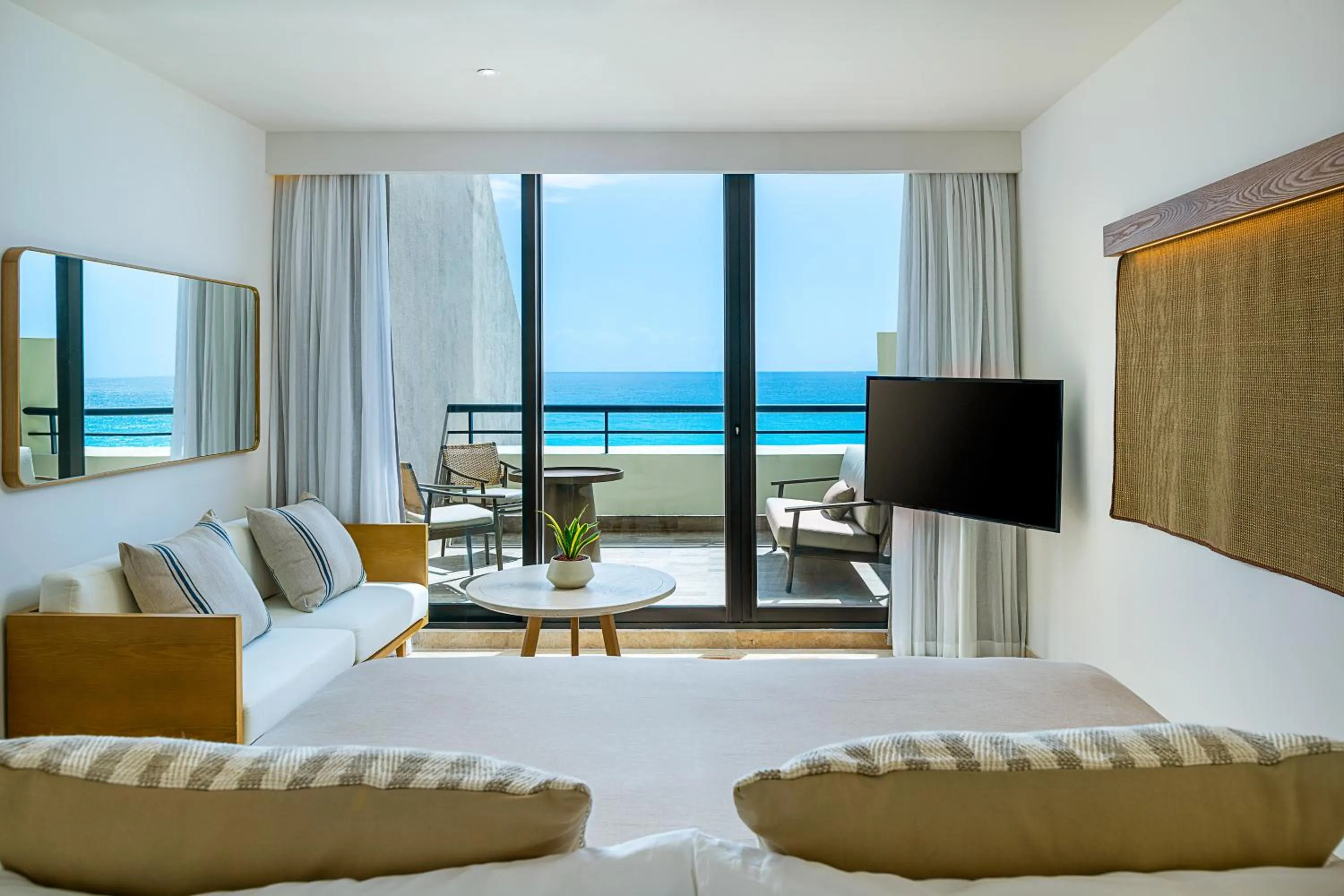 Sea view, Bed in Paradisus Cancun All Inclusive - Grand Reopening coming soon