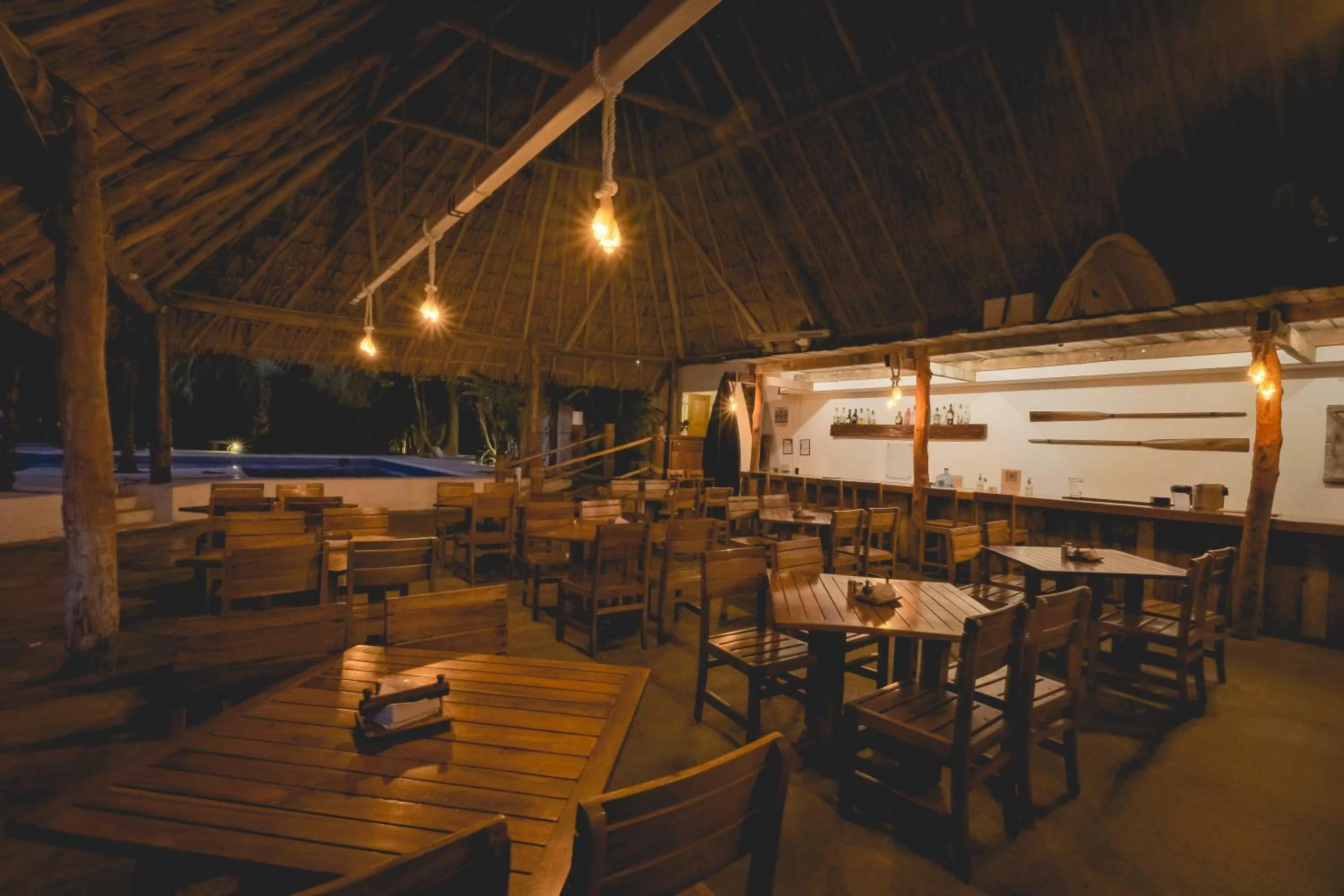 Restaurant/places to eat in Sotavento Hotel & Yacht Club