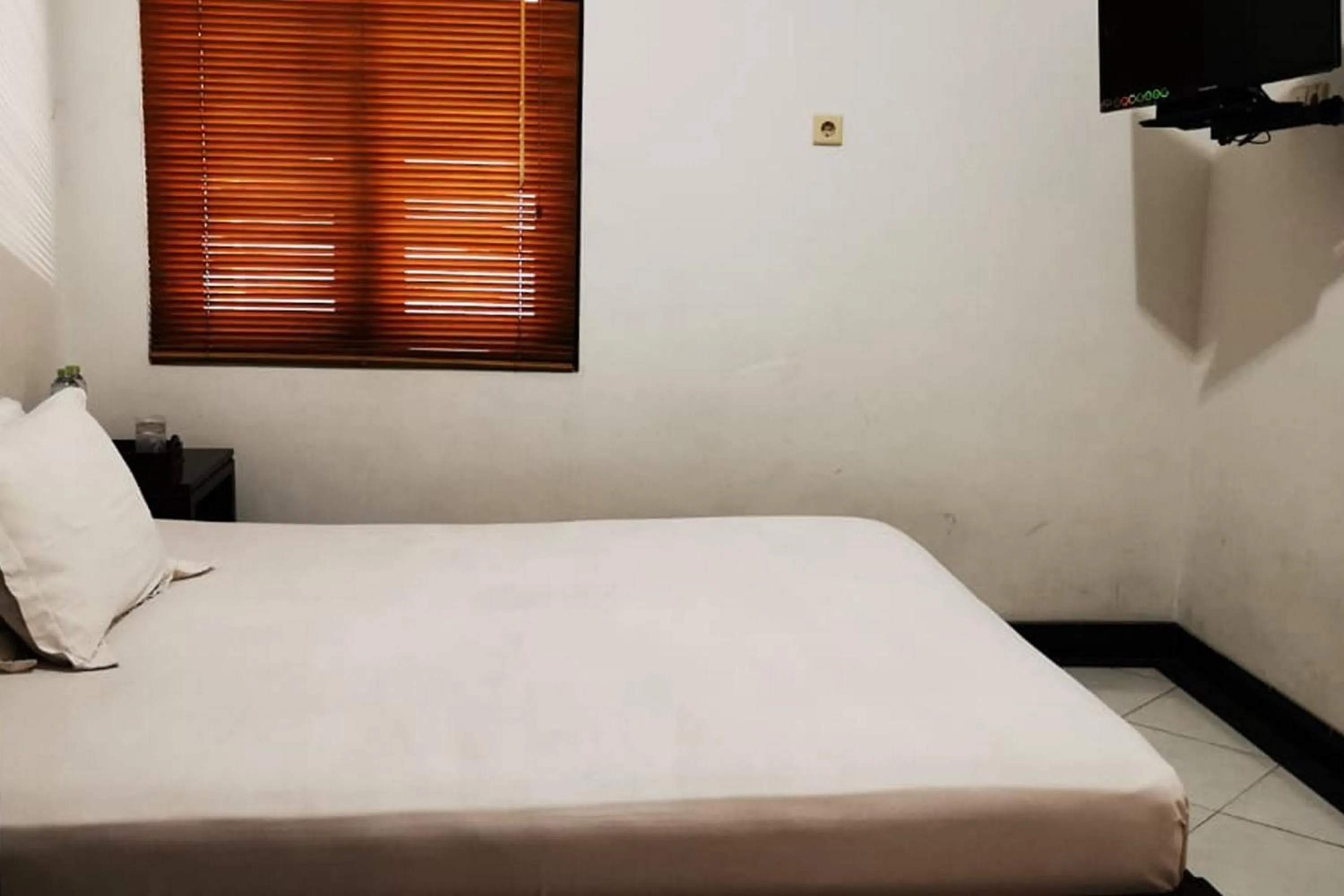 Bedroom, Bed in Dinnar Homestay Gayungan Syariah RedPartner