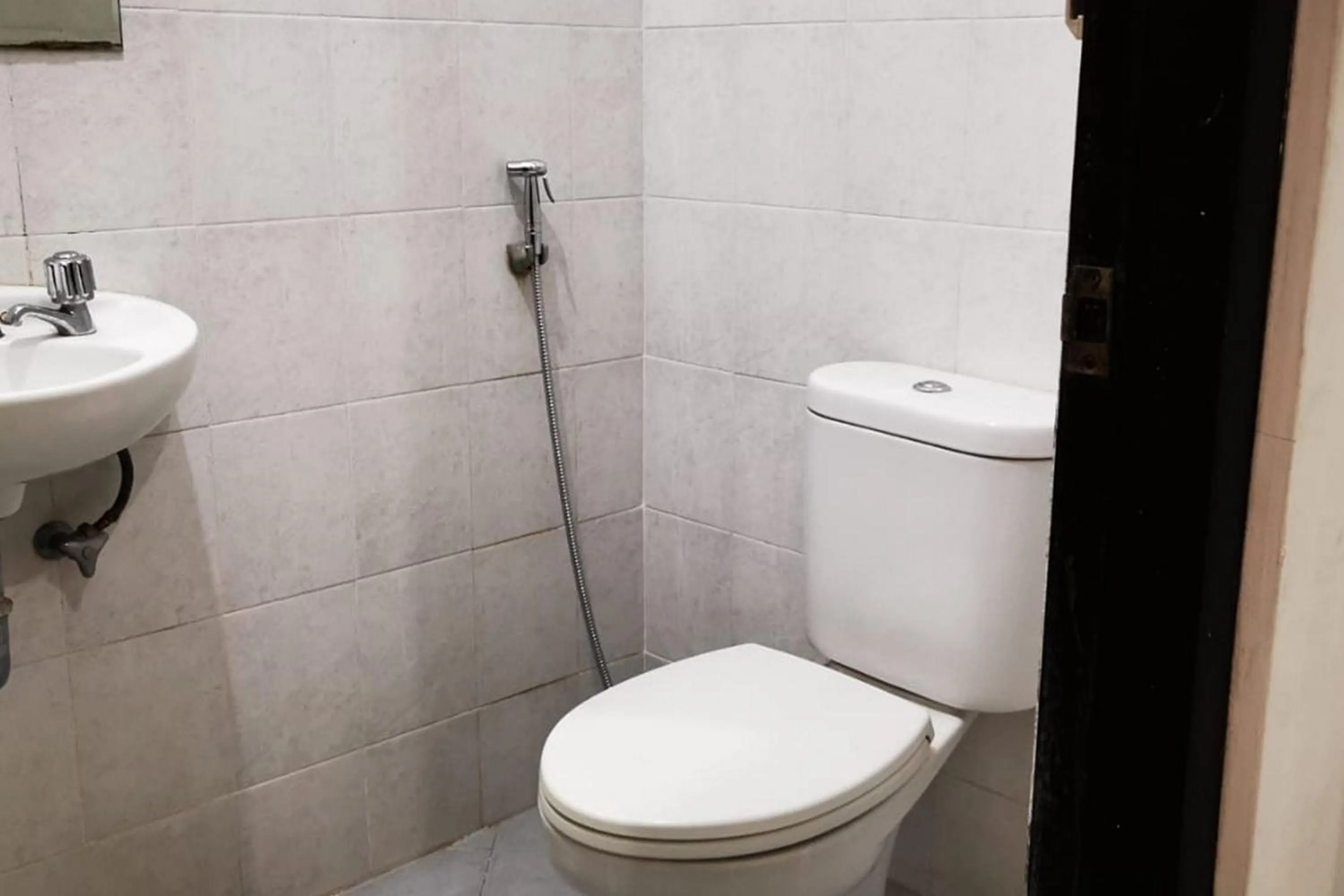 Bathroom in Dinnar Homestay Gayungan Syariah RedPartner