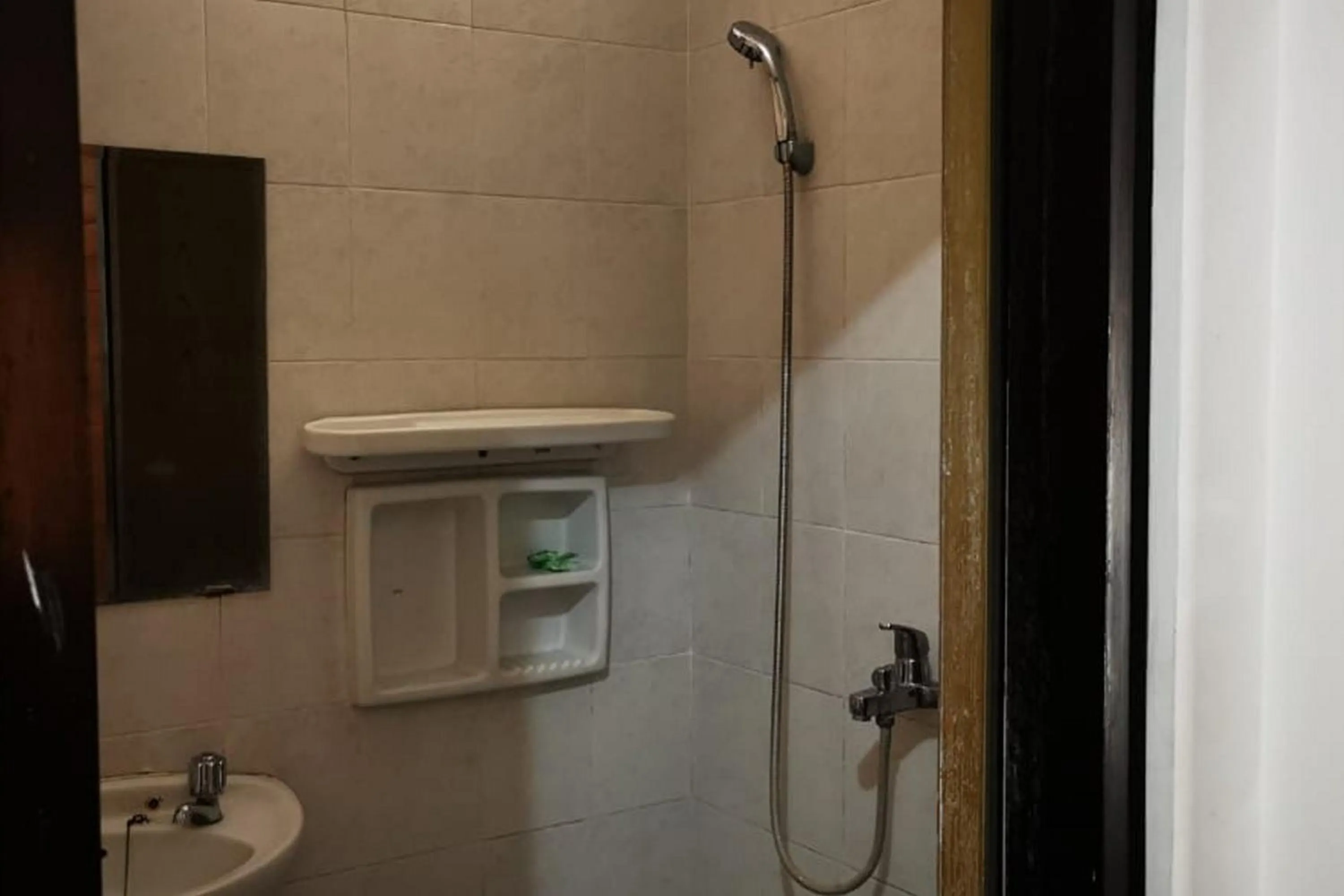 Bathroom in Dinnar Homestay Gayungan Syariah RedPartner
