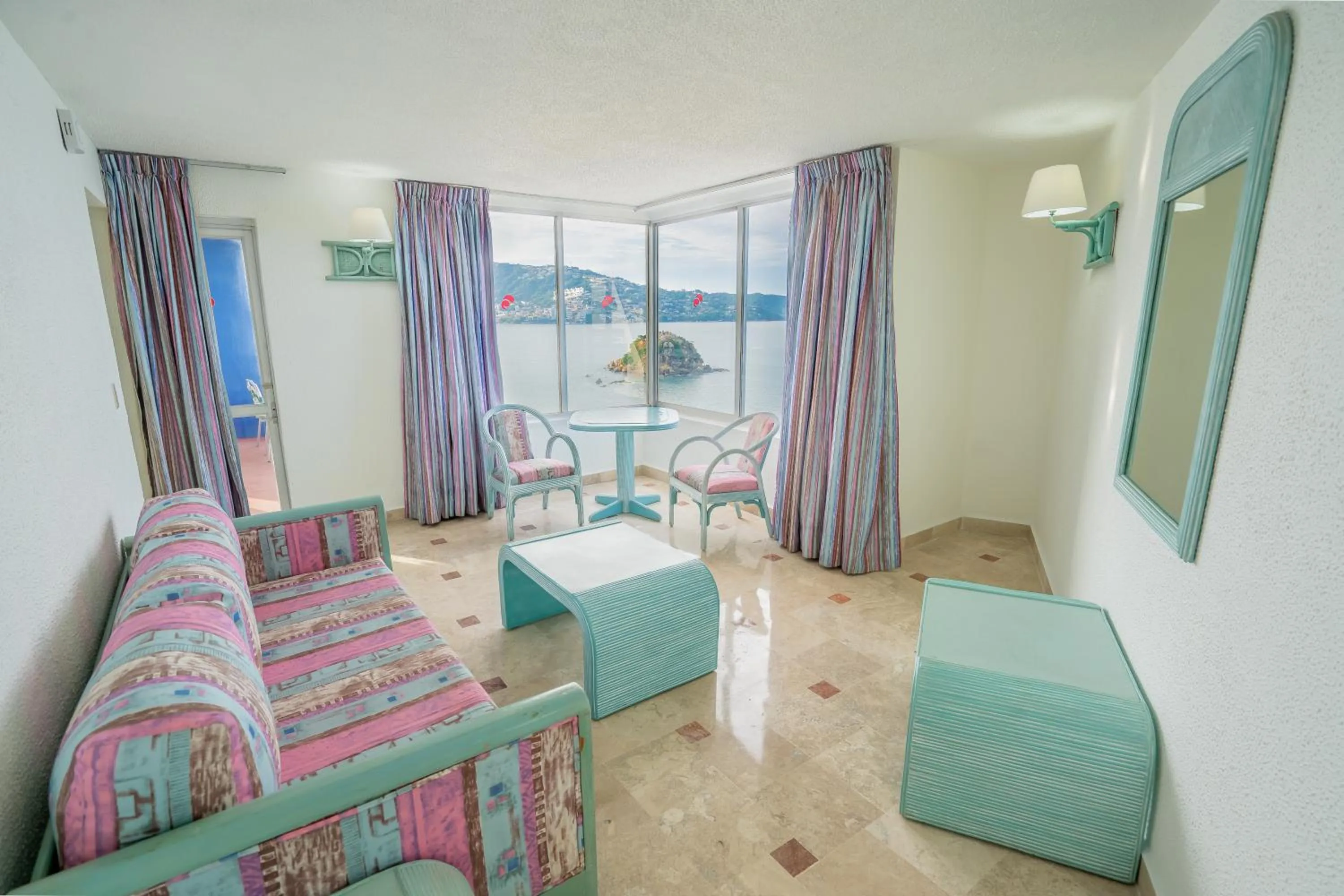 Living room in Playa Suites Acapulco