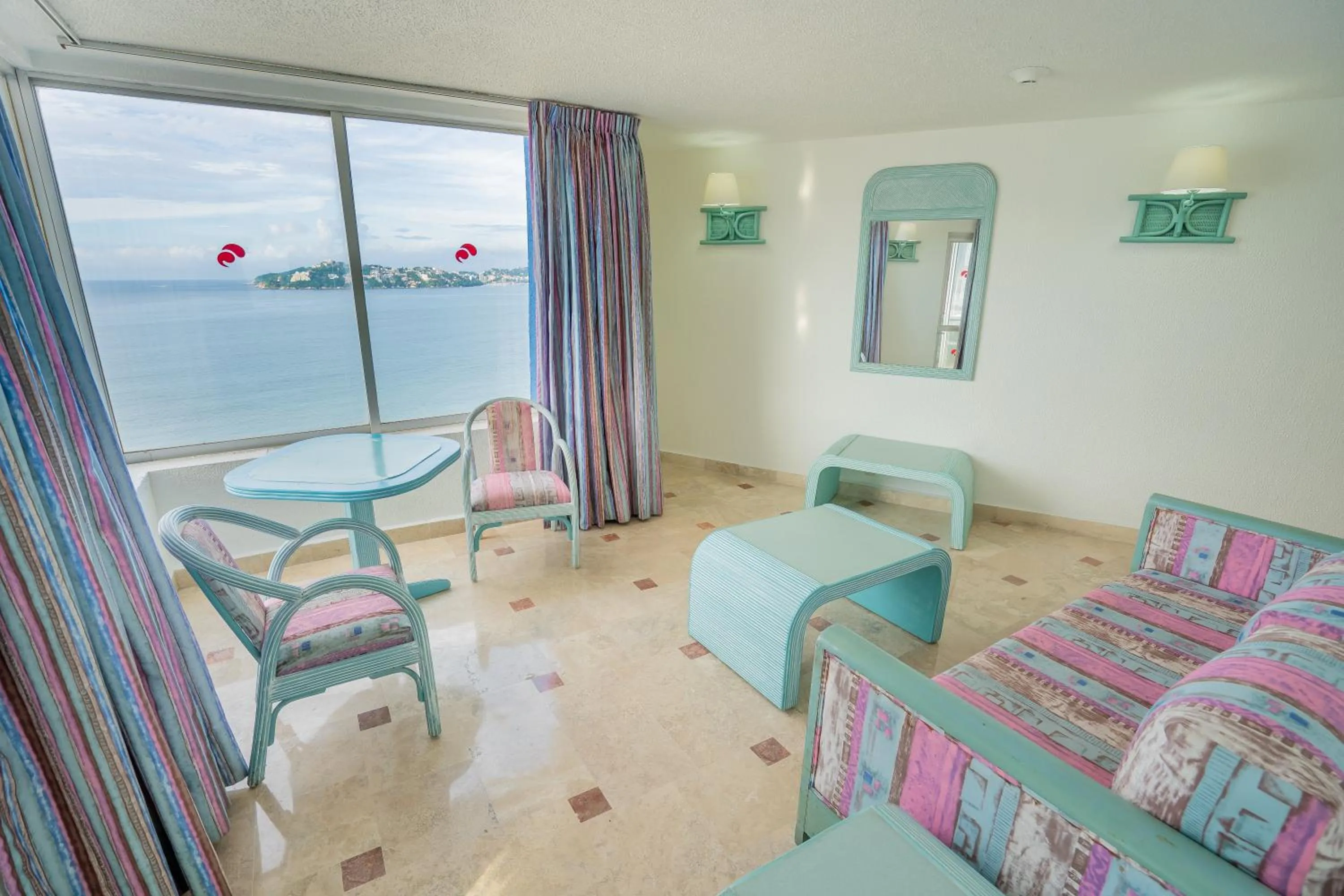 Living room in Playa Suites Acapulco