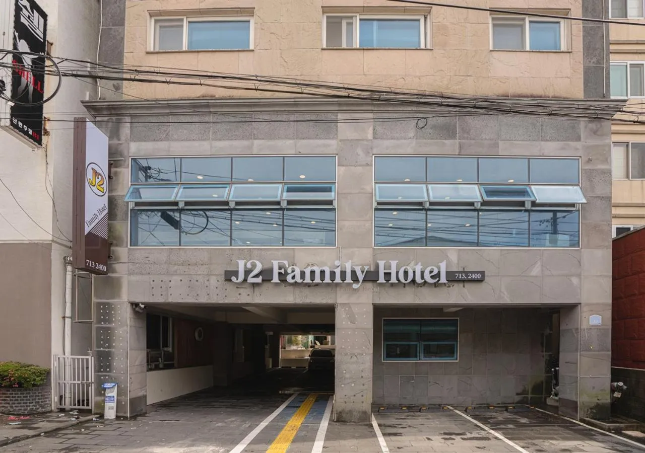 J2 Family Hotel