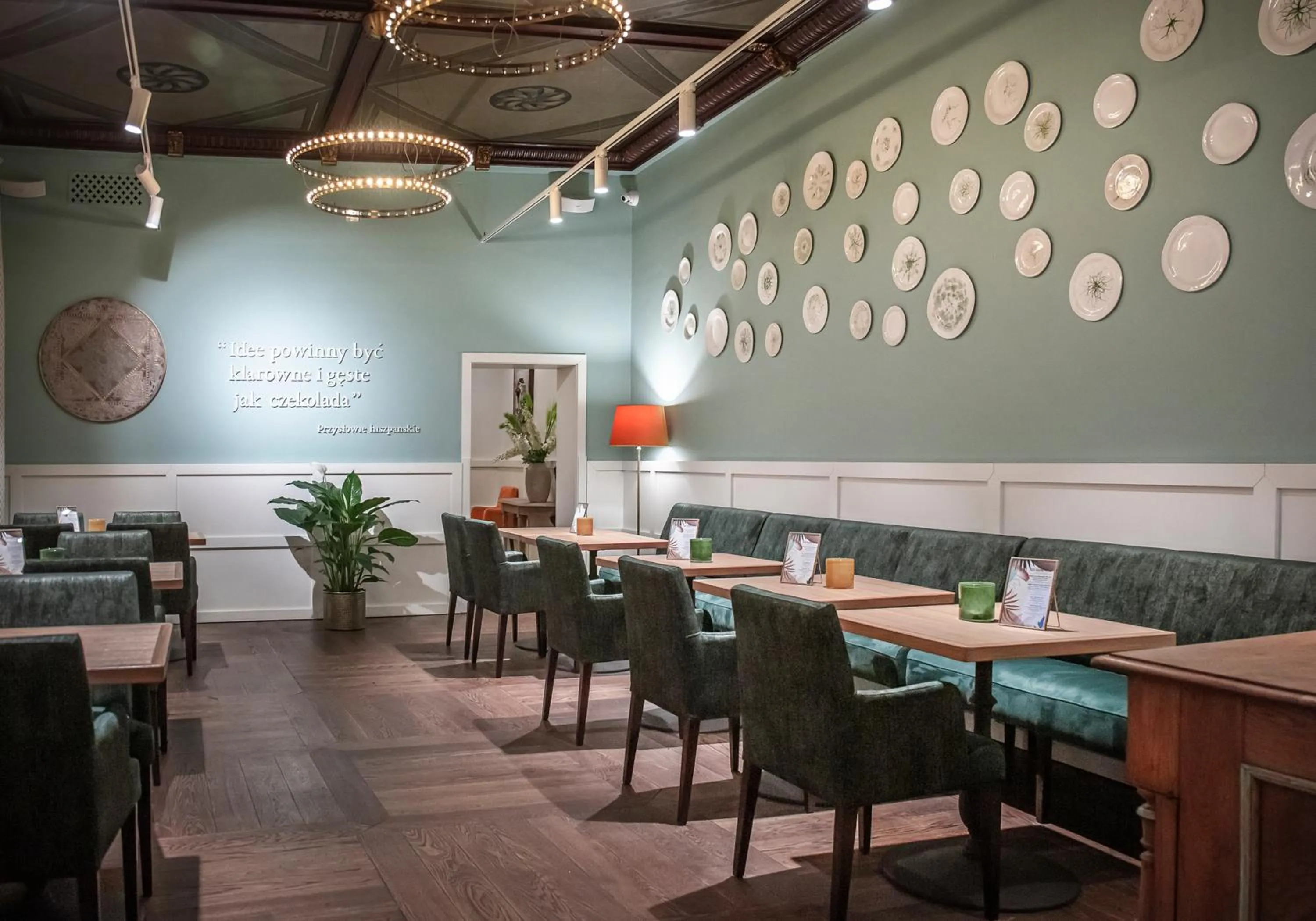 Restaurant/places to eat in Apartamenty Sowa Toruń