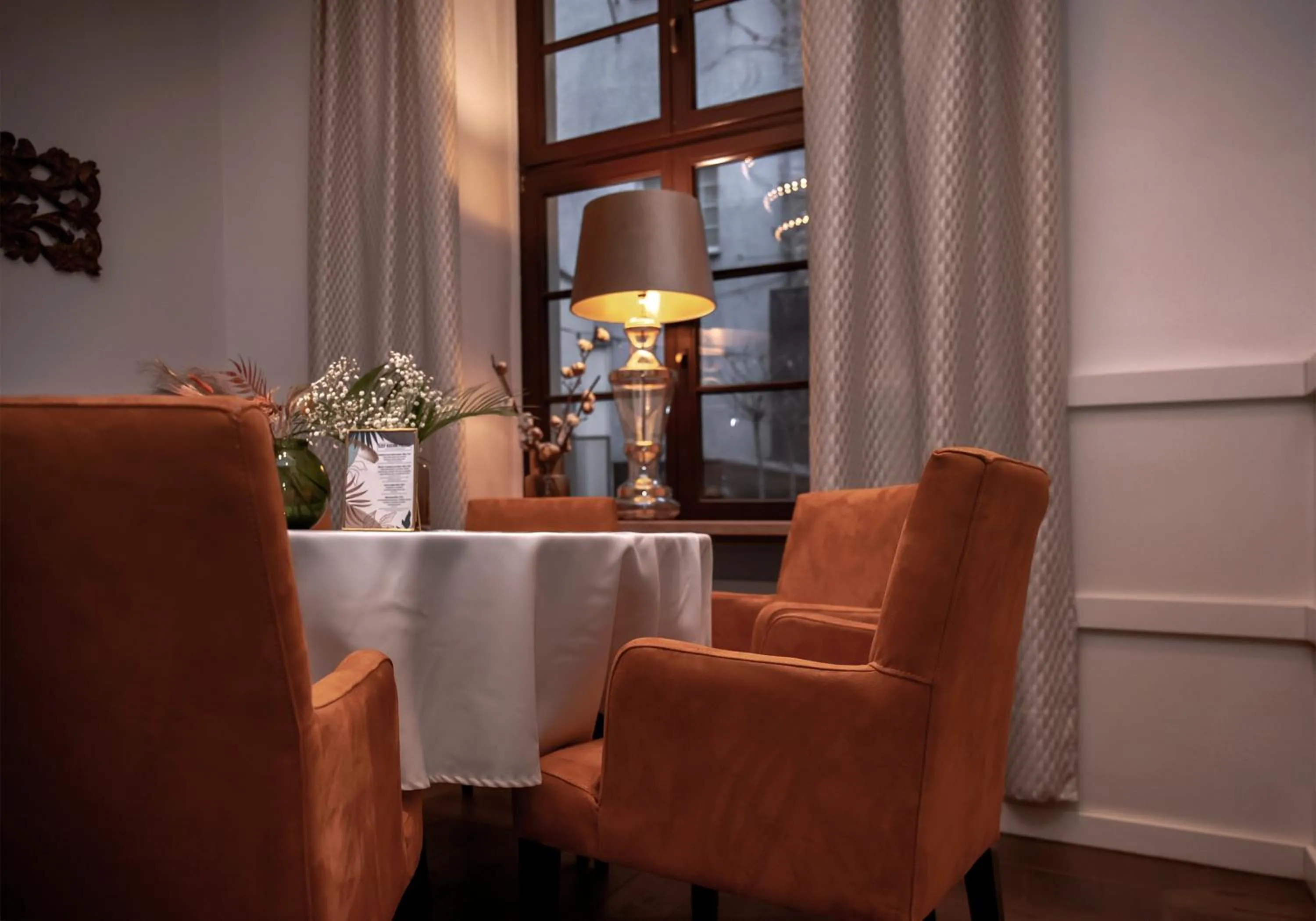 Restaurant/places to eat in Apartamenty Sowa Toruń