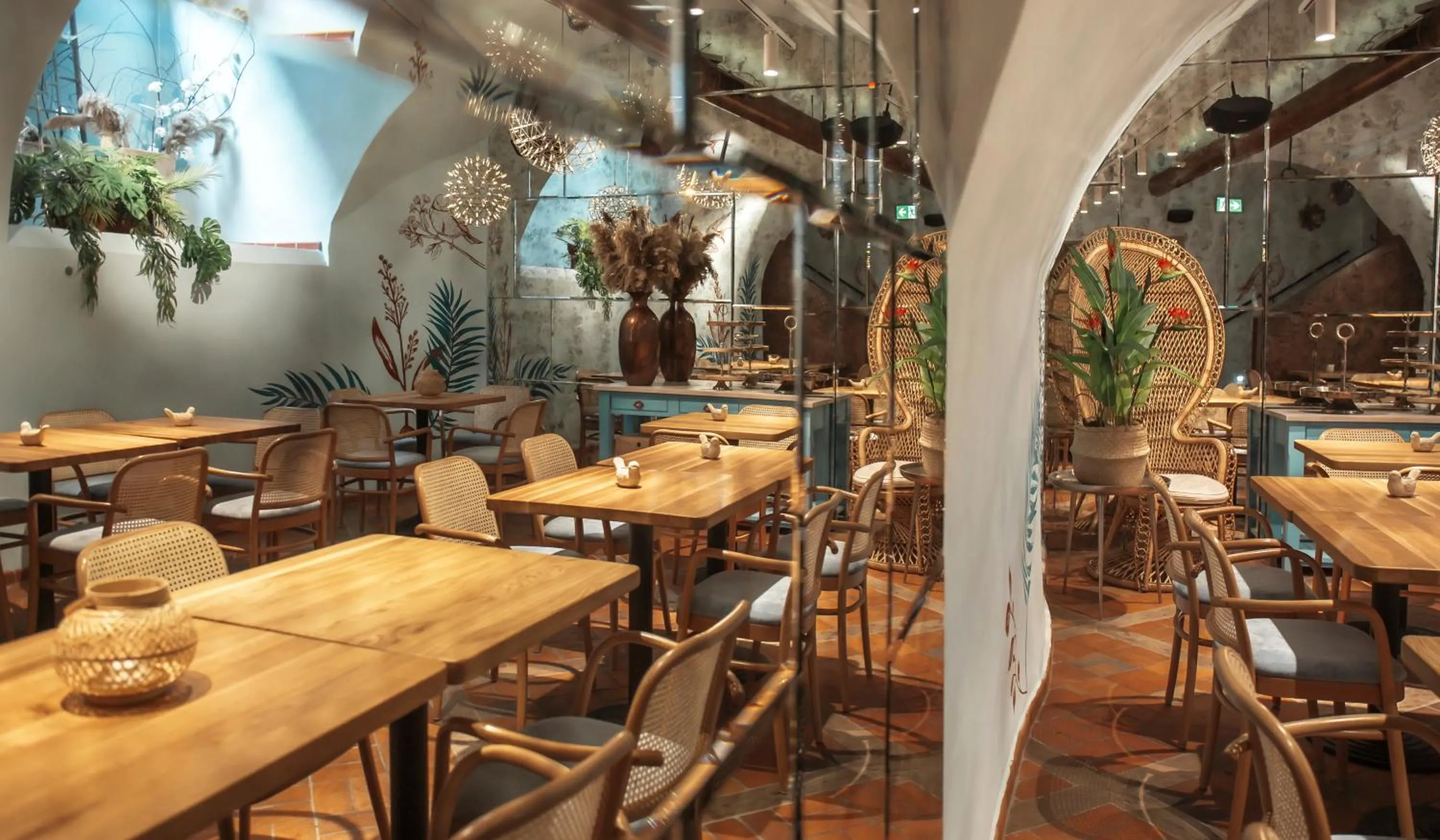 Restaurant/places to eat in Apartamenty Sowa Toruń