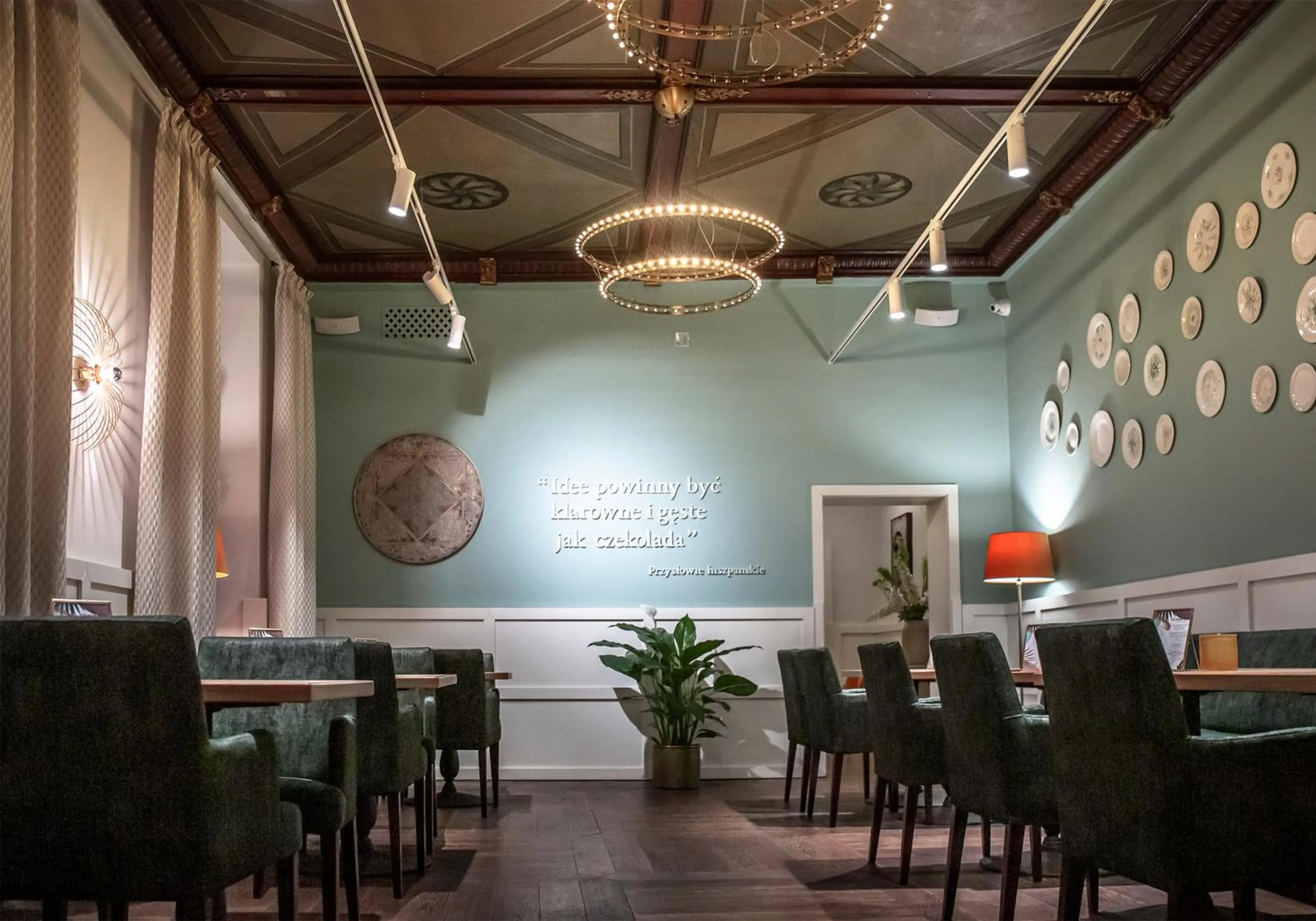 Restaurant/places to eat in Apartamenty Sowa Toruń