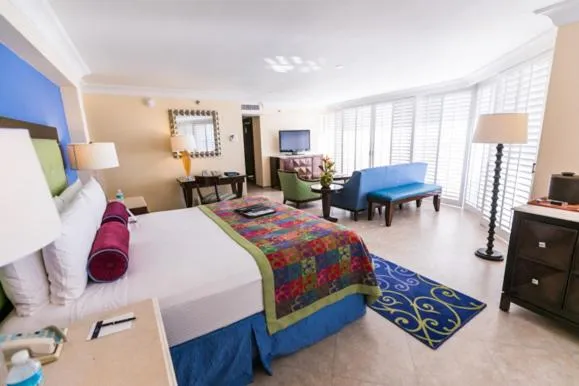 Junior Suite Ocean View King in Princess Mundo Imperial Riviera Diamante Acapulco