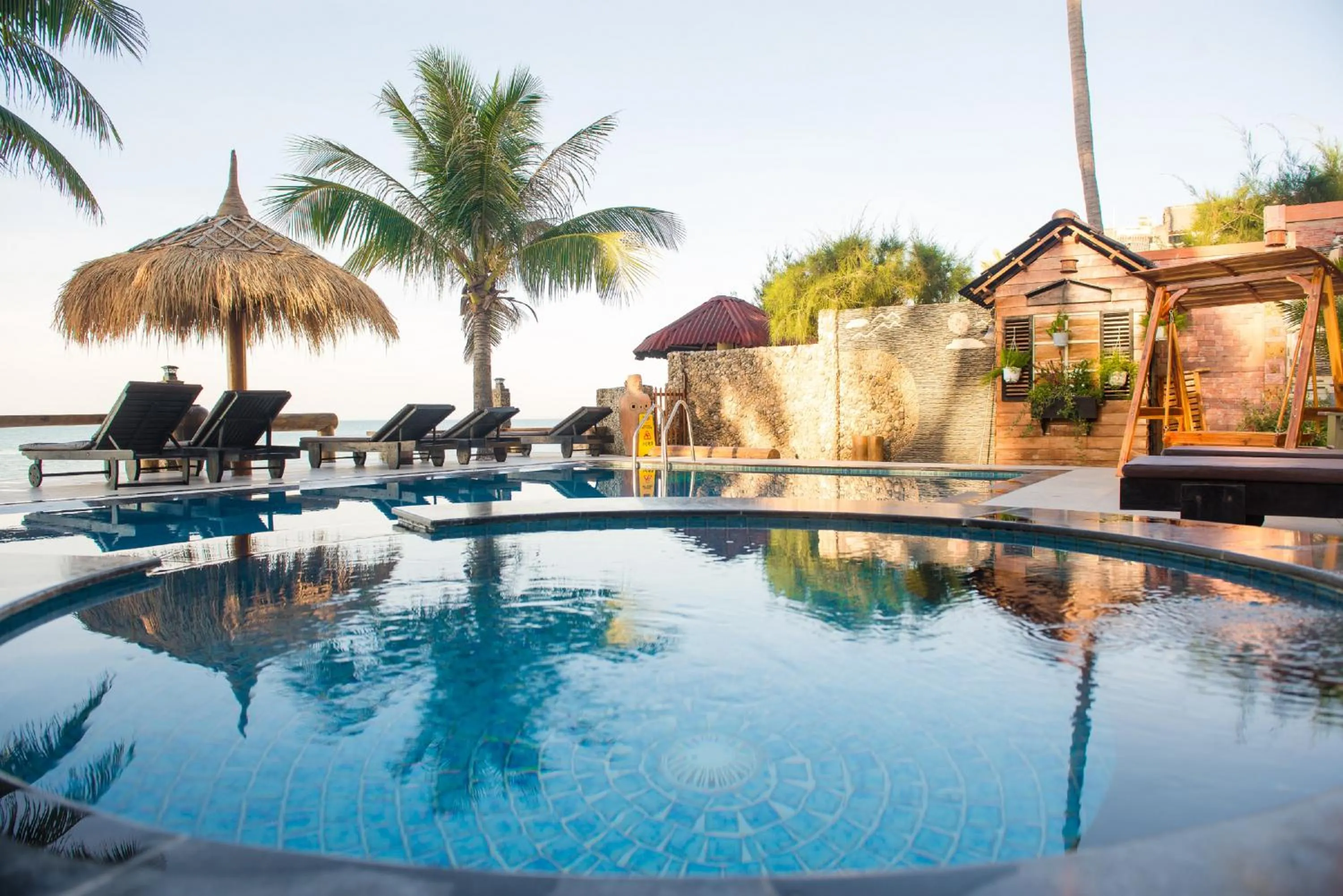 Swimming pool in ViVa Resort Mui Ne