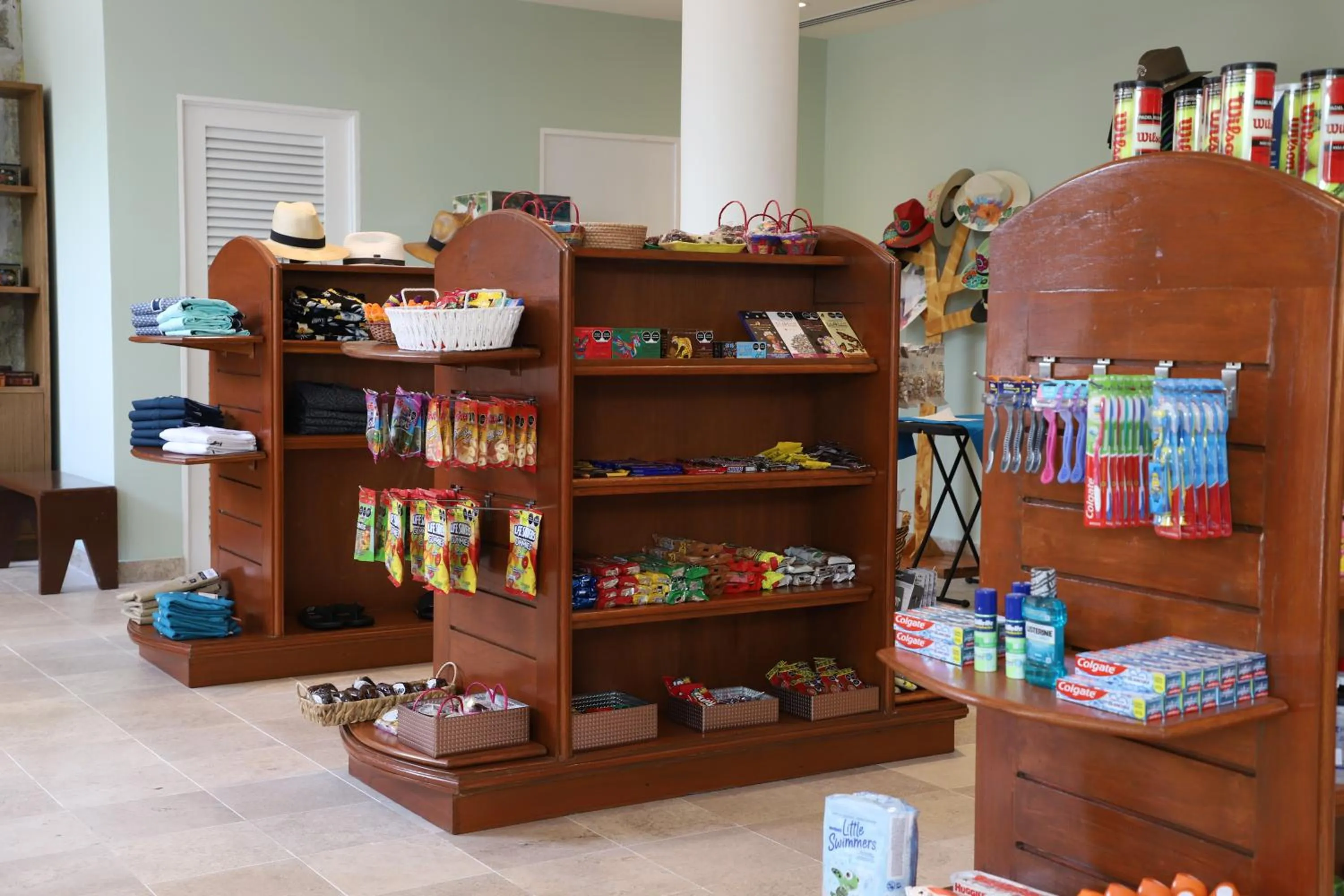 On-site shops in Pierre Mundo Imperial Riviera Diamante Acapulco