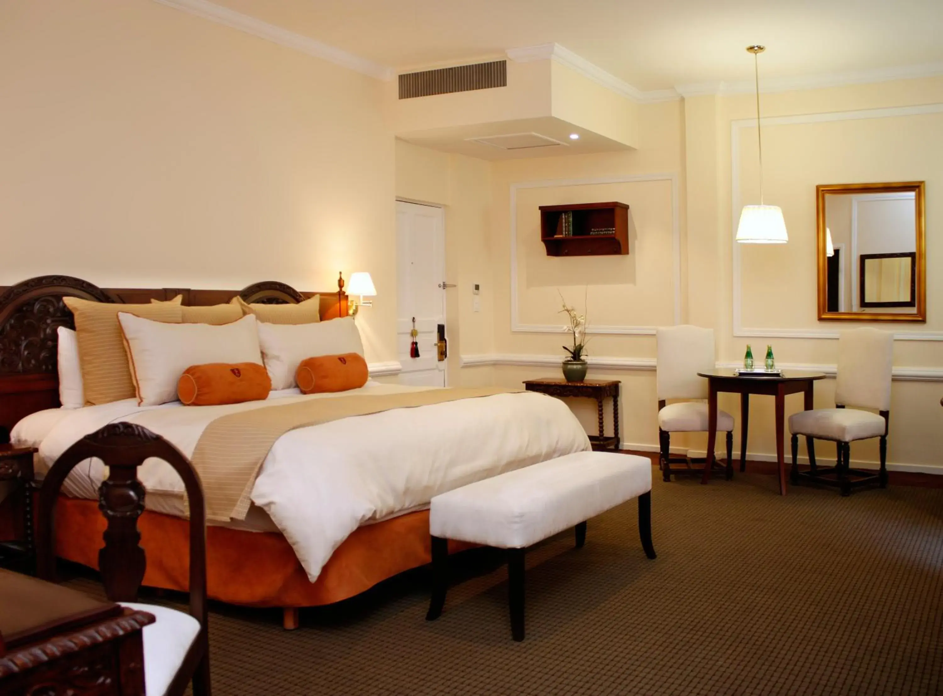 Junior Suite in Hotel Geneve CD de Mexico Junior Suite in Hotel Geneve CD de Mexico