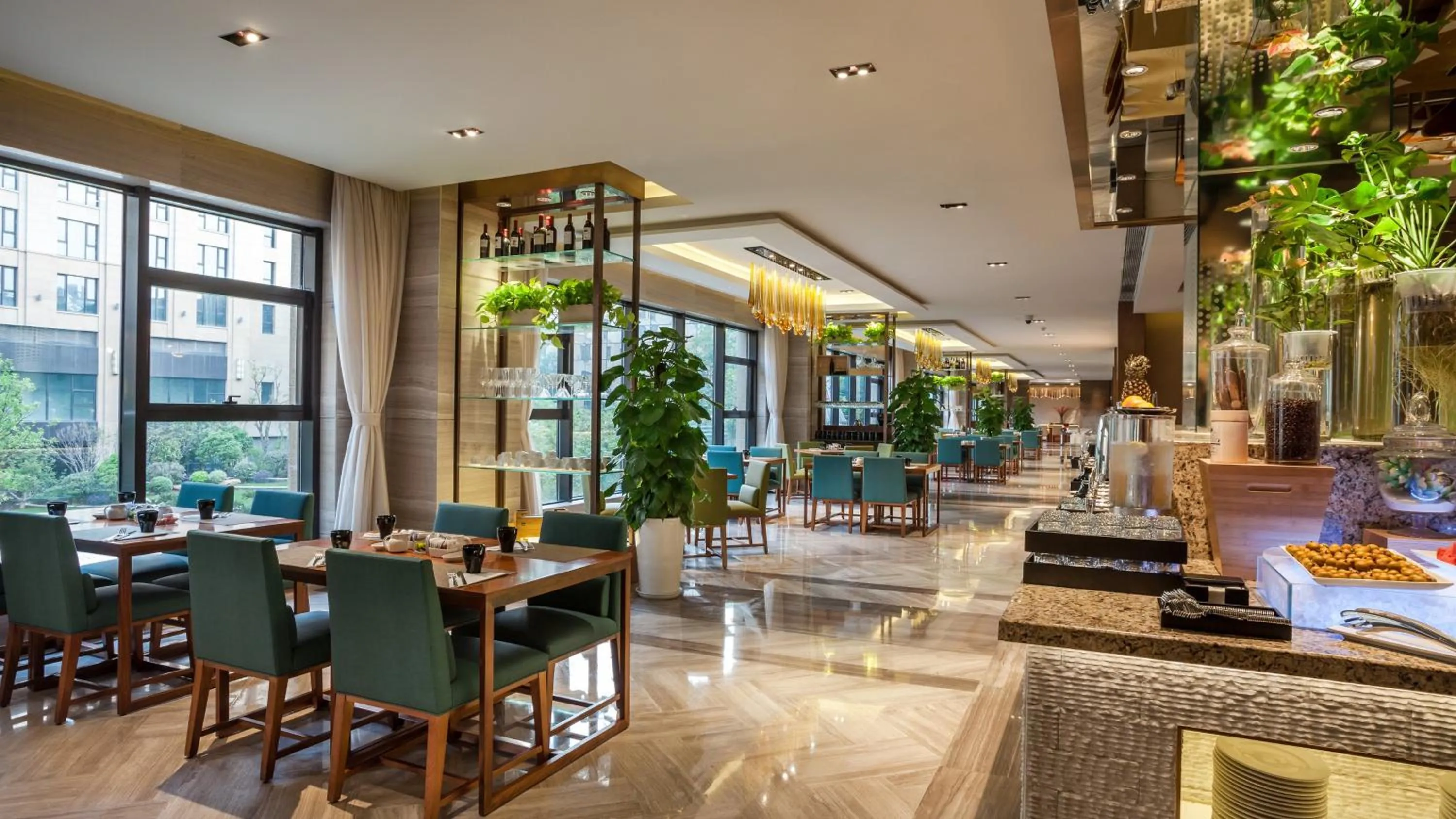 Restaurant/places to eat in Holiday Inn Shanghai Hongqiao by IHG - near by Hongqiao Airport & NECC