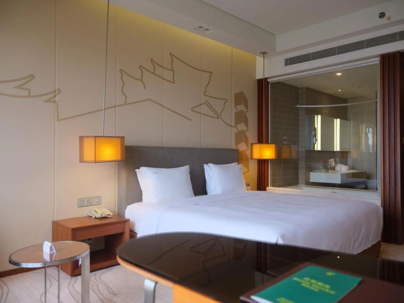 Bed in Holiday Inn Shanghai Hongqiao by IHG - near by Hongqiao Airport & NECC