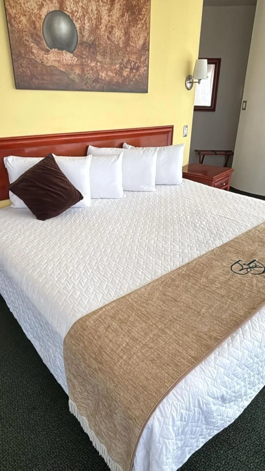 Photo of the whole room, Bed in Hotel Enterprise Inn Poliforum