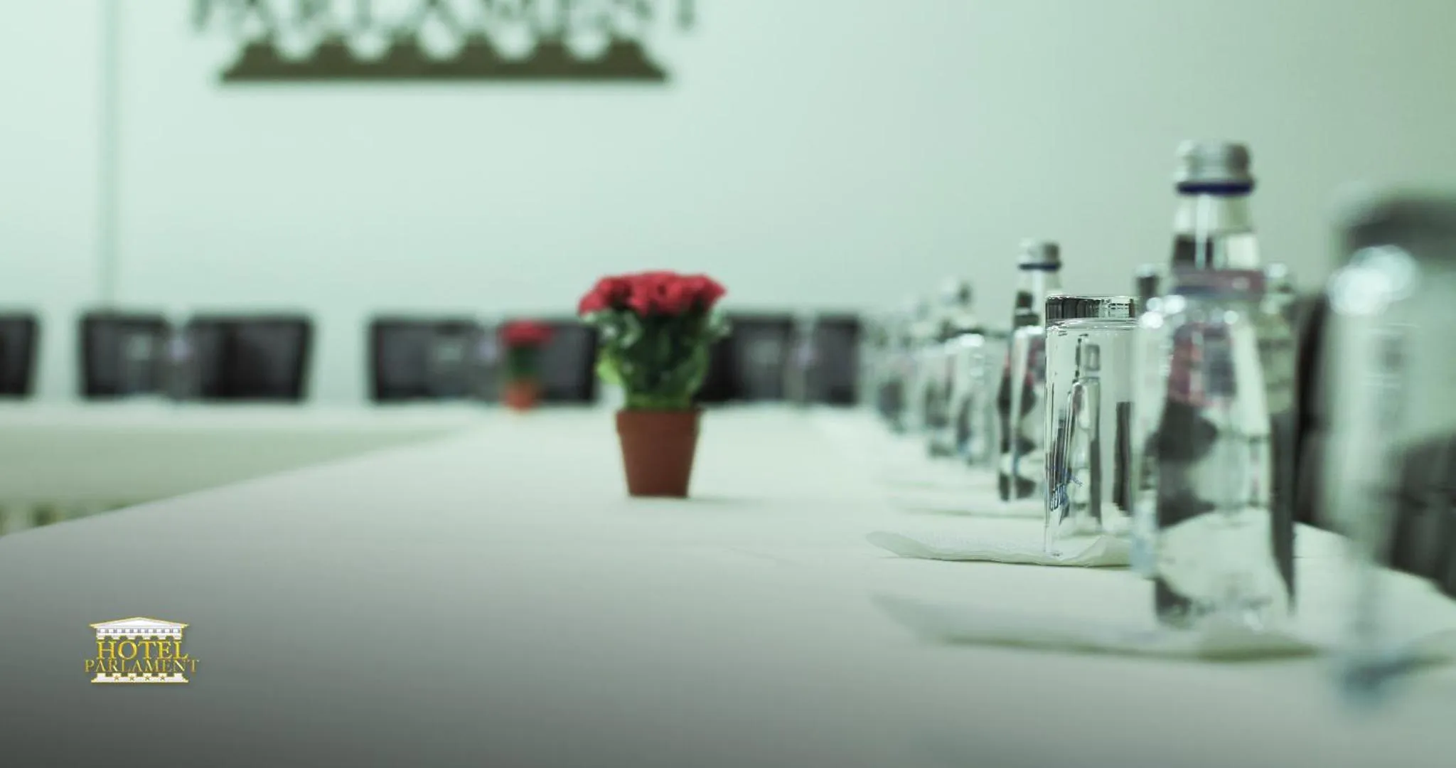 Food and drinks in Hotel Parlament