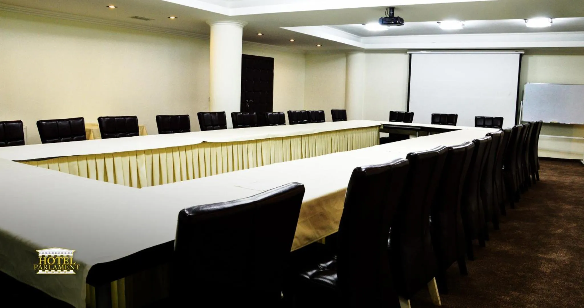 Meeting/conference room in Hotel Parlament