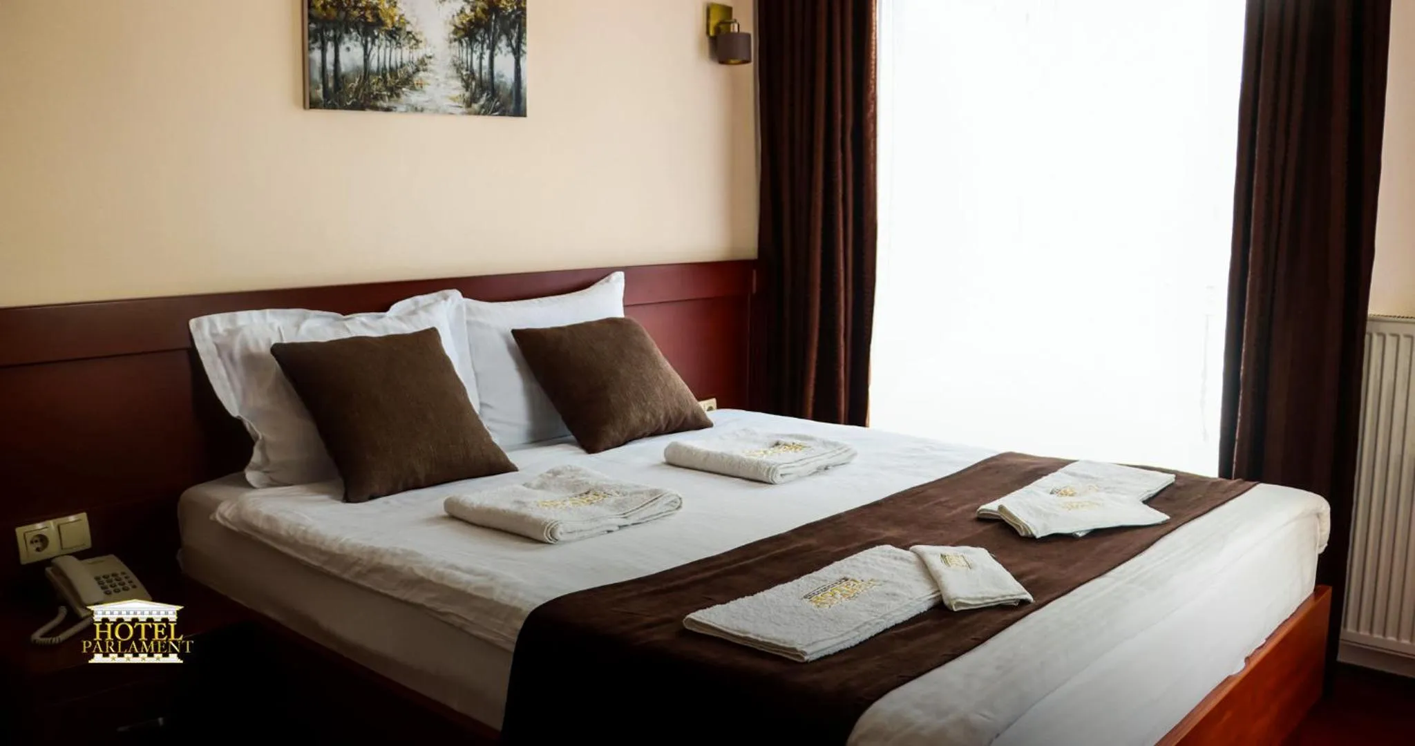 Bed in Hotel Parlament