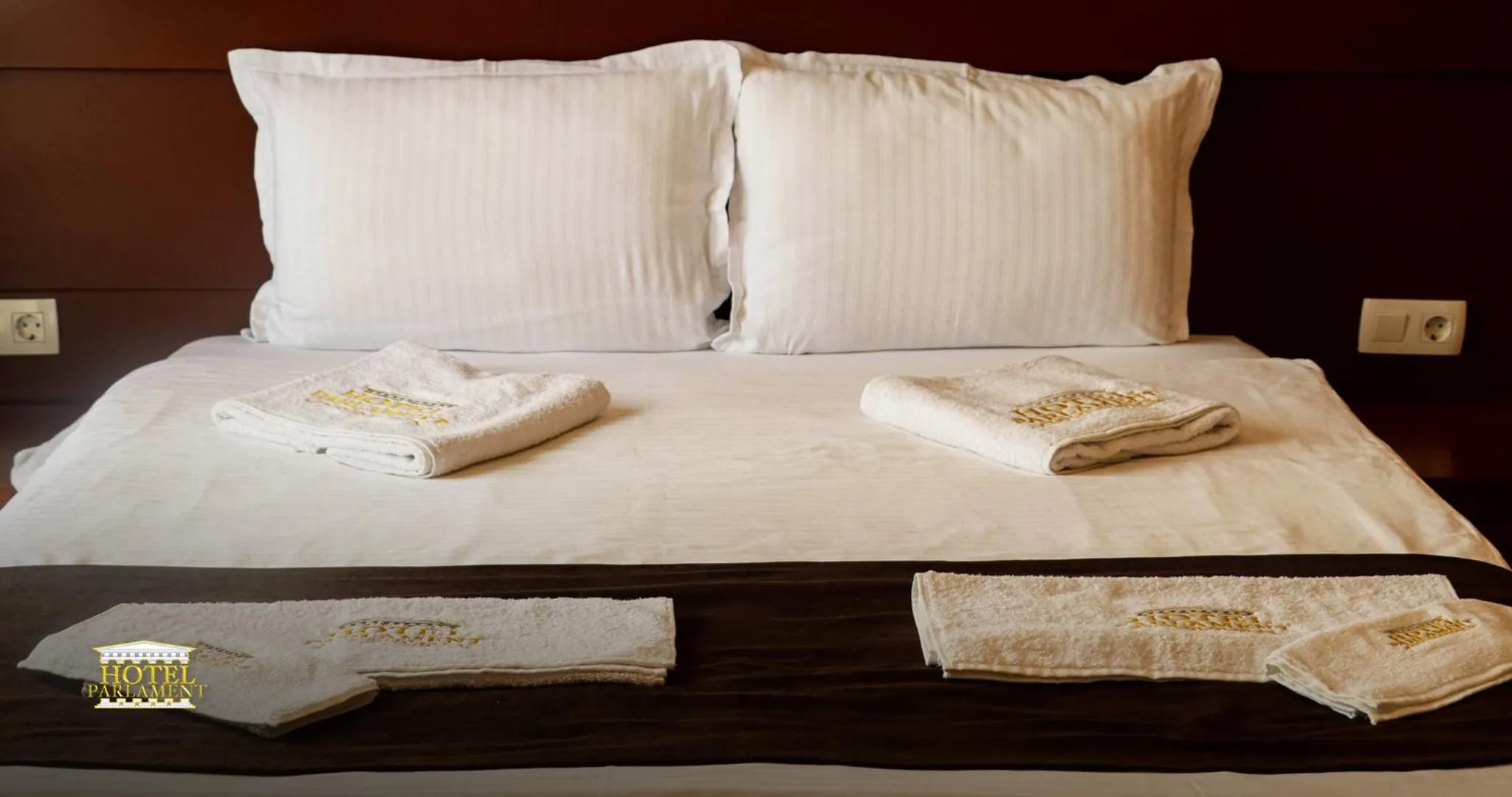 Bed in Hotel Parlament