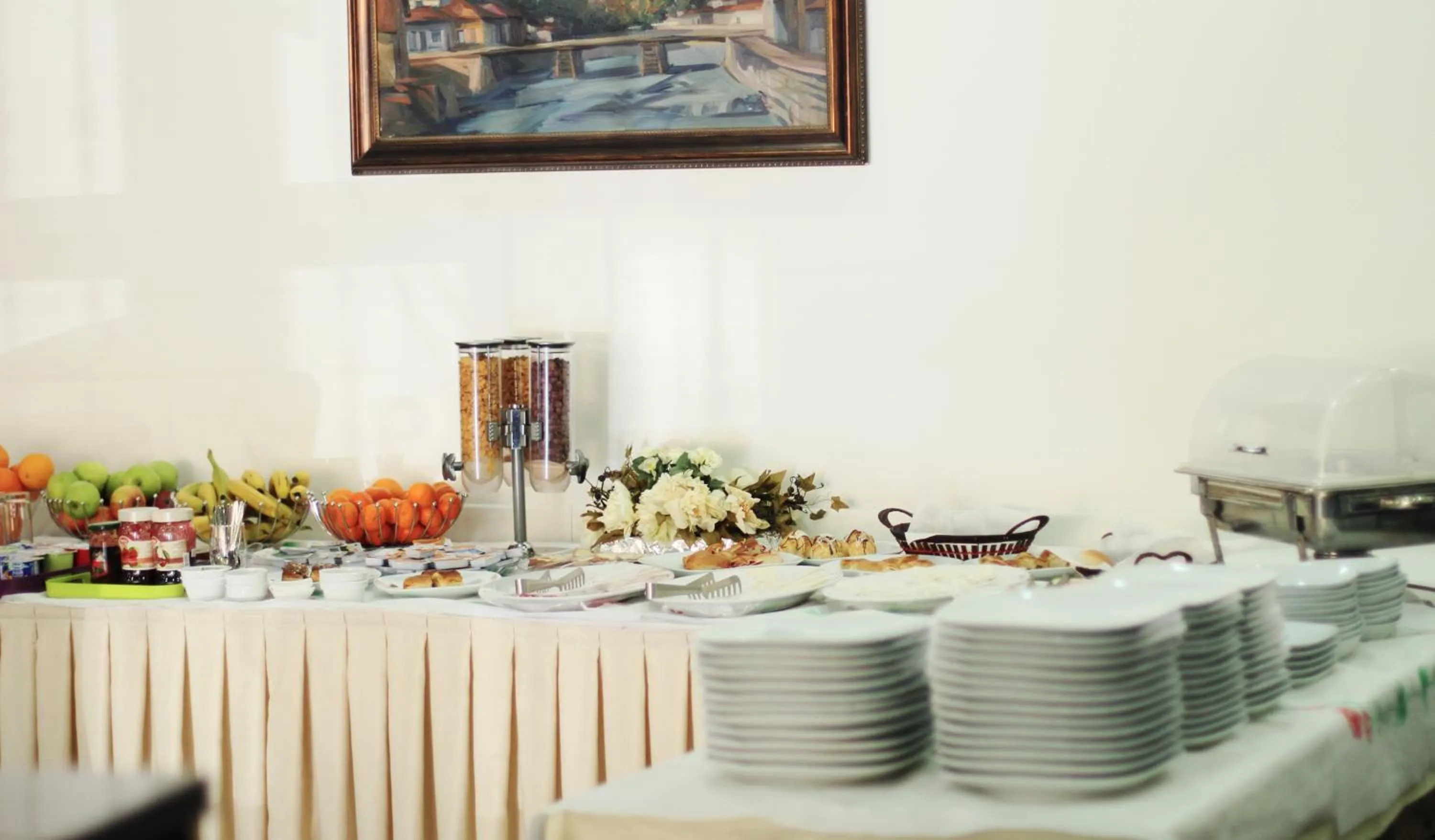 Food and drinks in Hotel Parlament