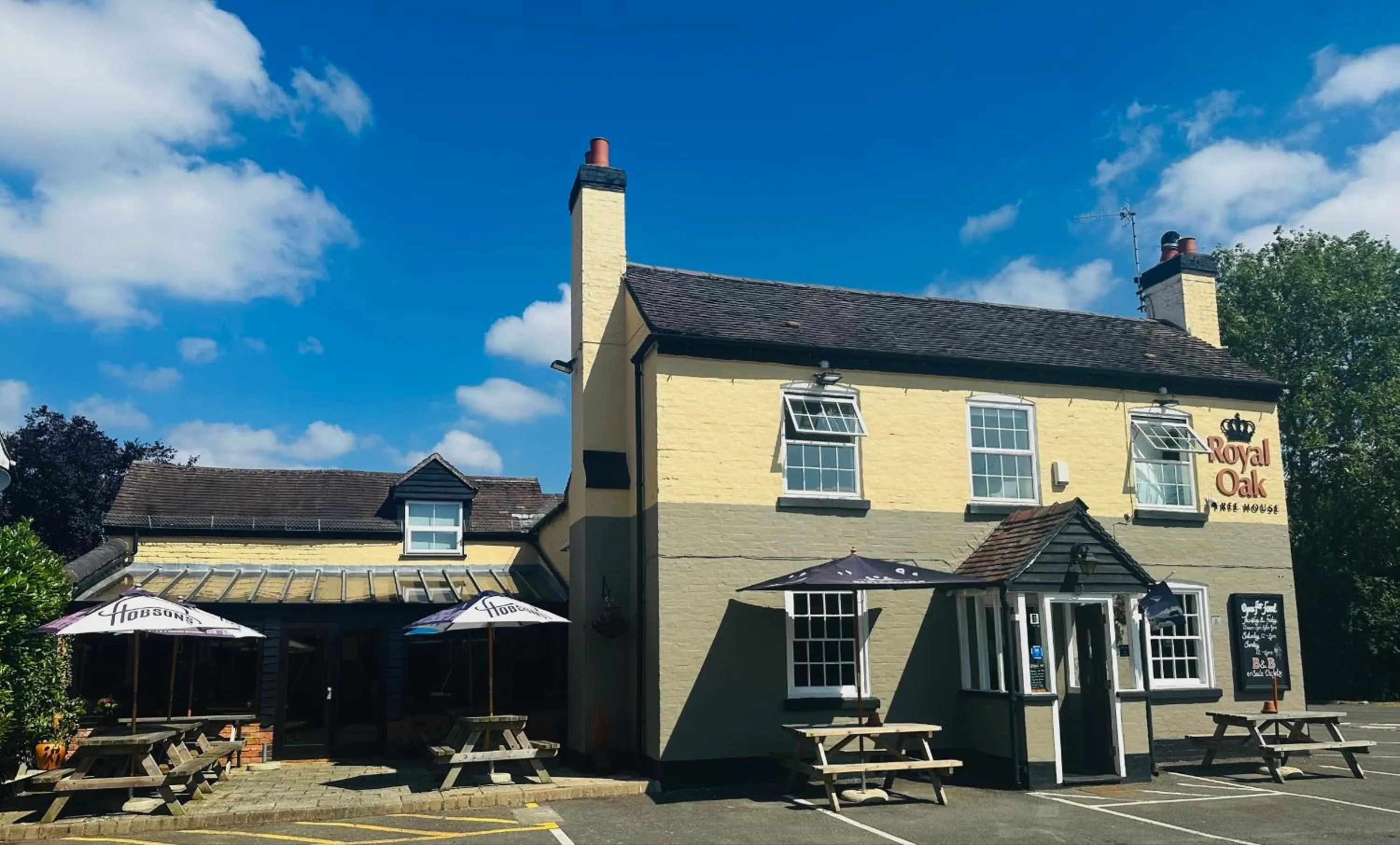 Property building in ROYAL OAK