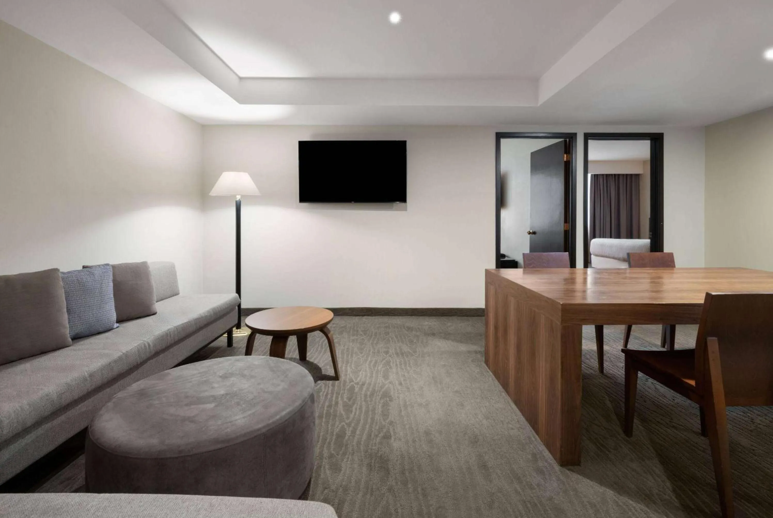 Photo of the whole room in Wyndham Monterrey Ambassador Centro