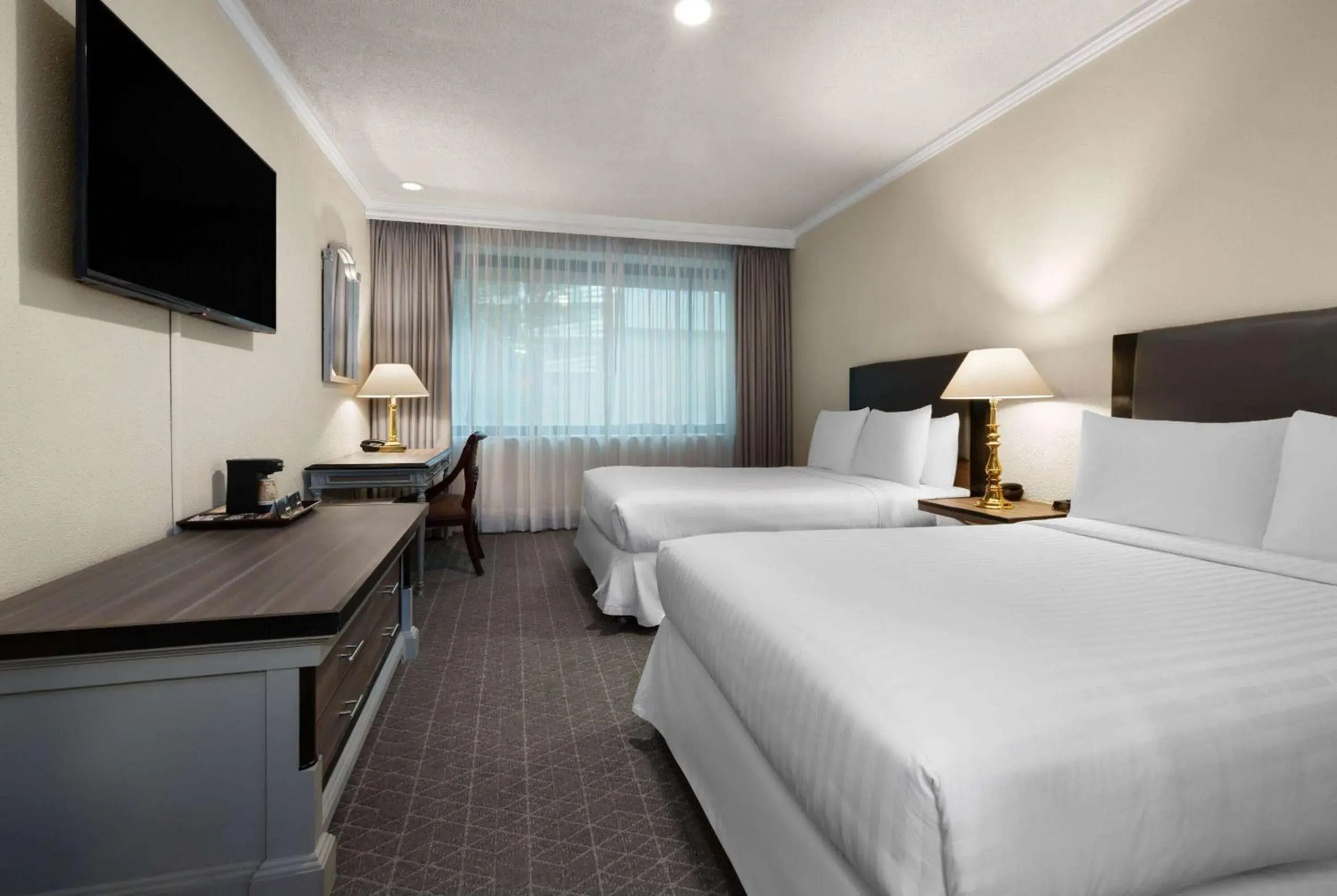 Standard Room with Two Queen Beds, Non-Smoking in Wyndham Monterrey Ambassador Centro Standard Room with Two Queen Beds, Non-Smoking in Wyndham Monterrey Ambassador Centro