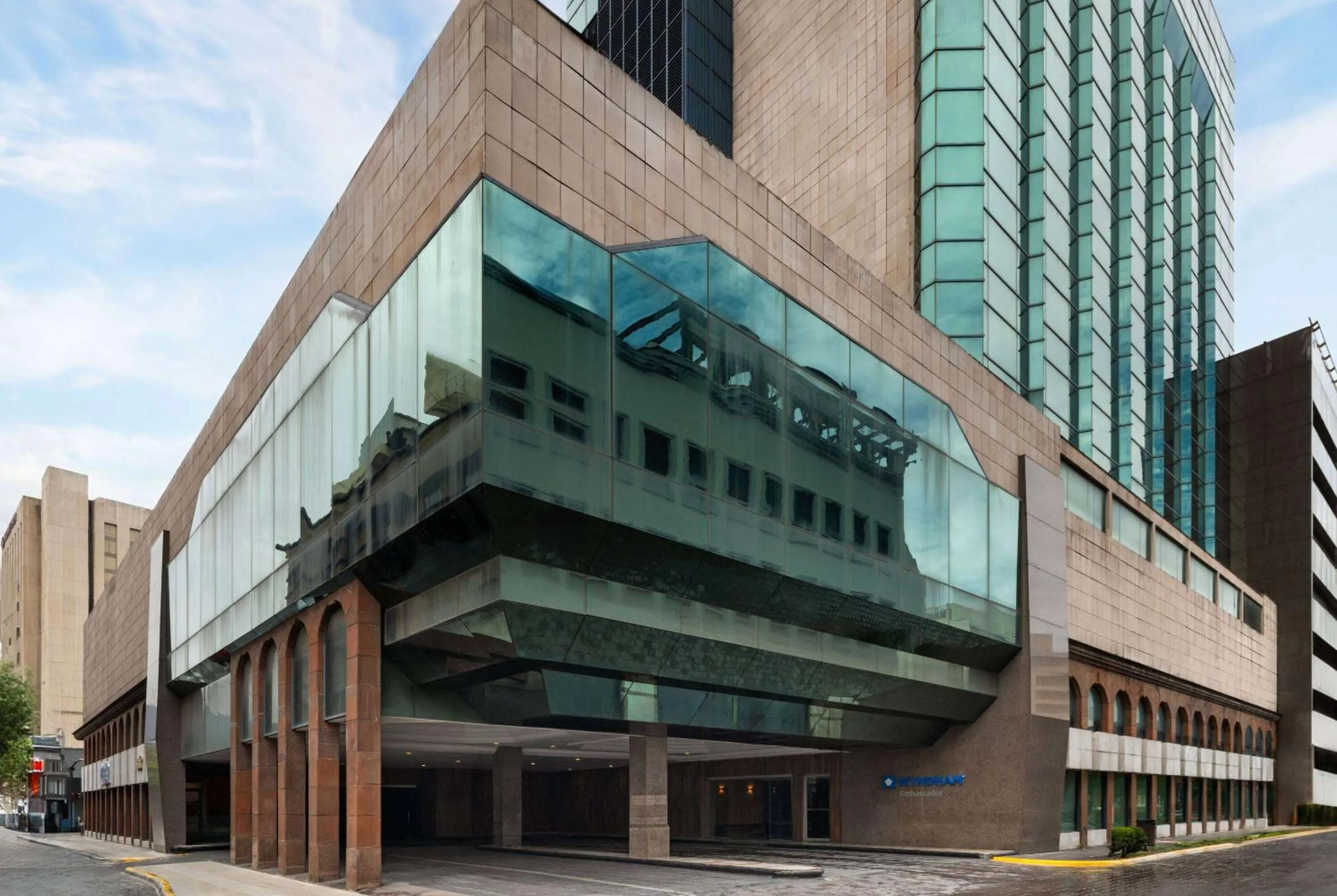 Property building in Wyndham Monterrey Ambassador Centro