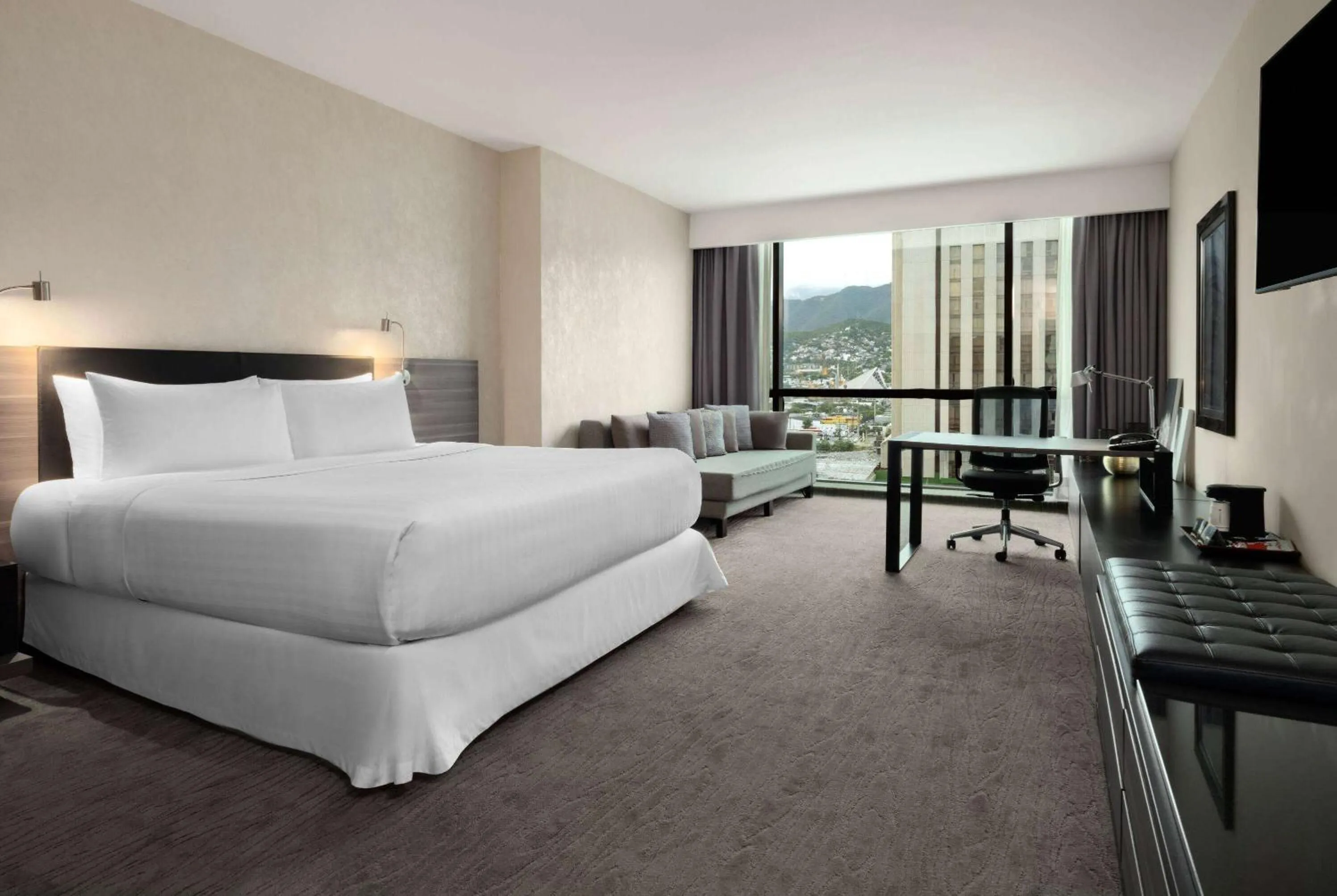 Photo of the whole room, Bed in Wyndham Monterrey Ambassador Centro