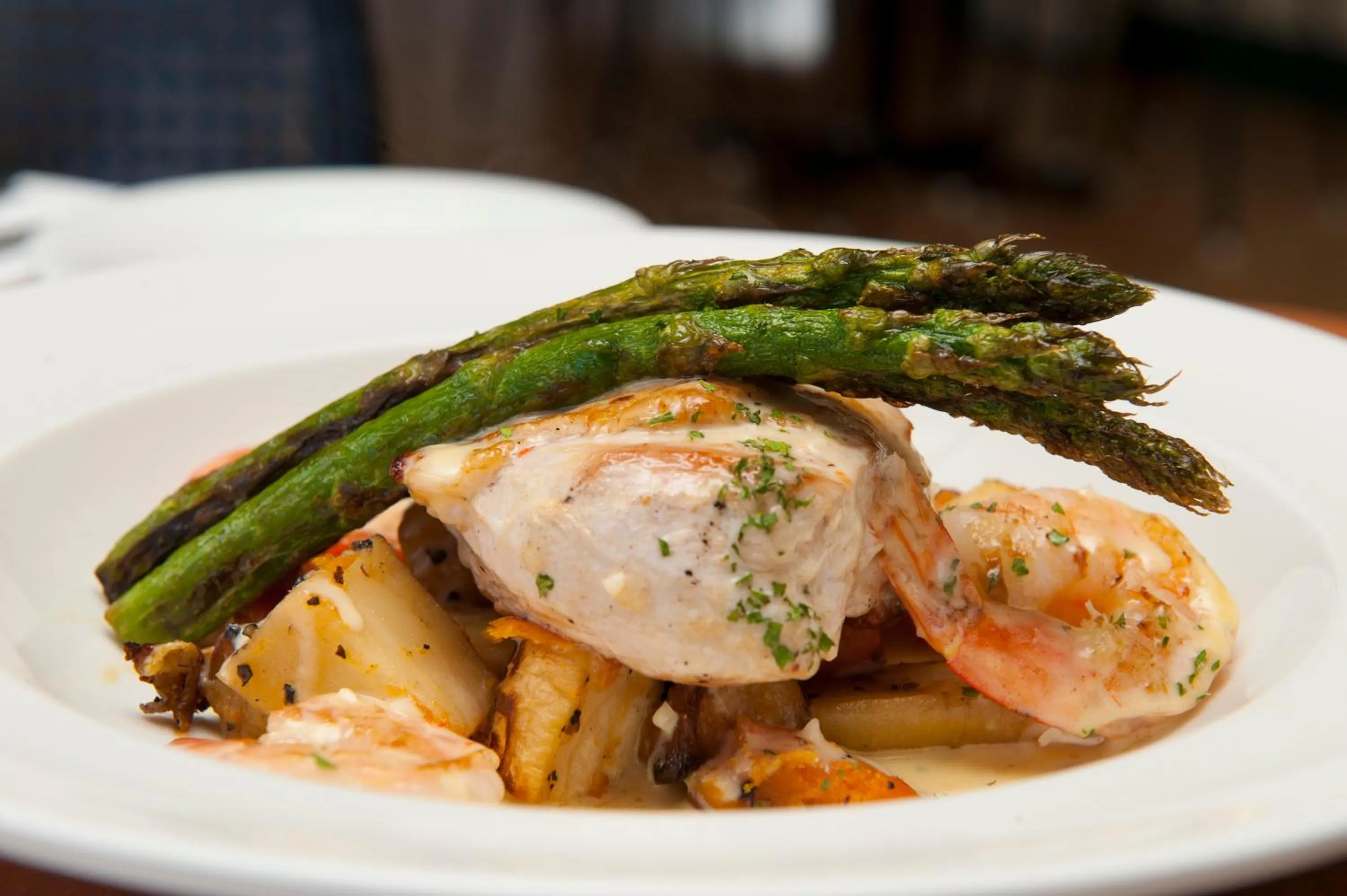 Restaurant/places to eat in Metropolitan Hotel